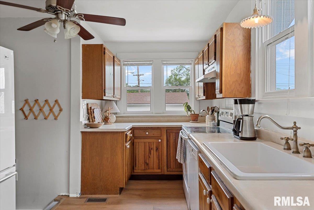 2073 S 4th Street, Springfield, Illinois image 15