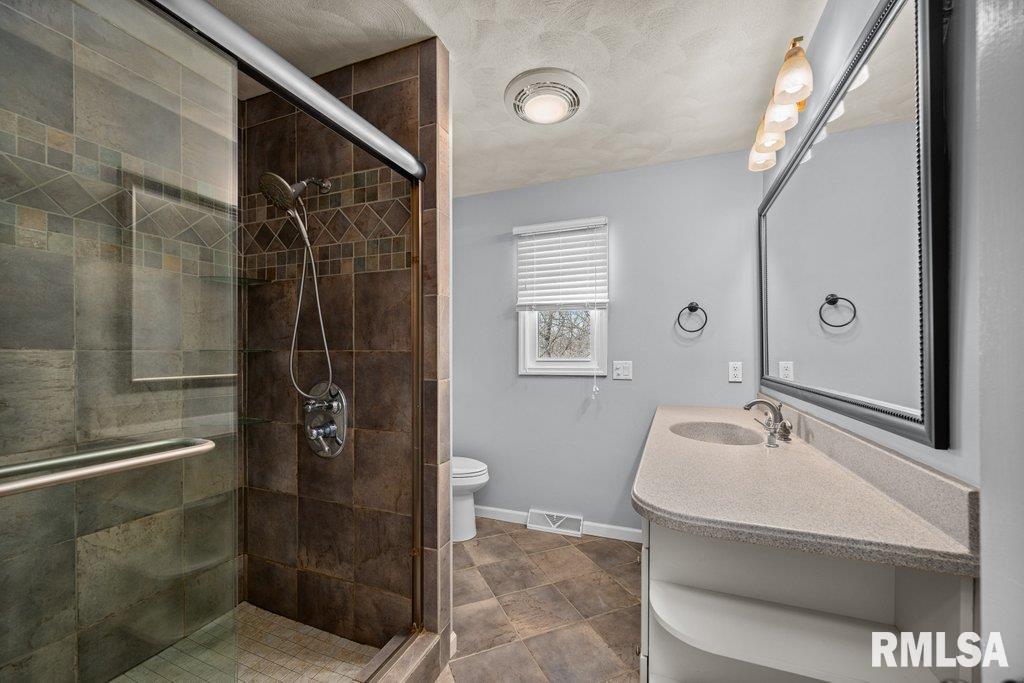 2721 18th Street C, Moline, Illinois image 29