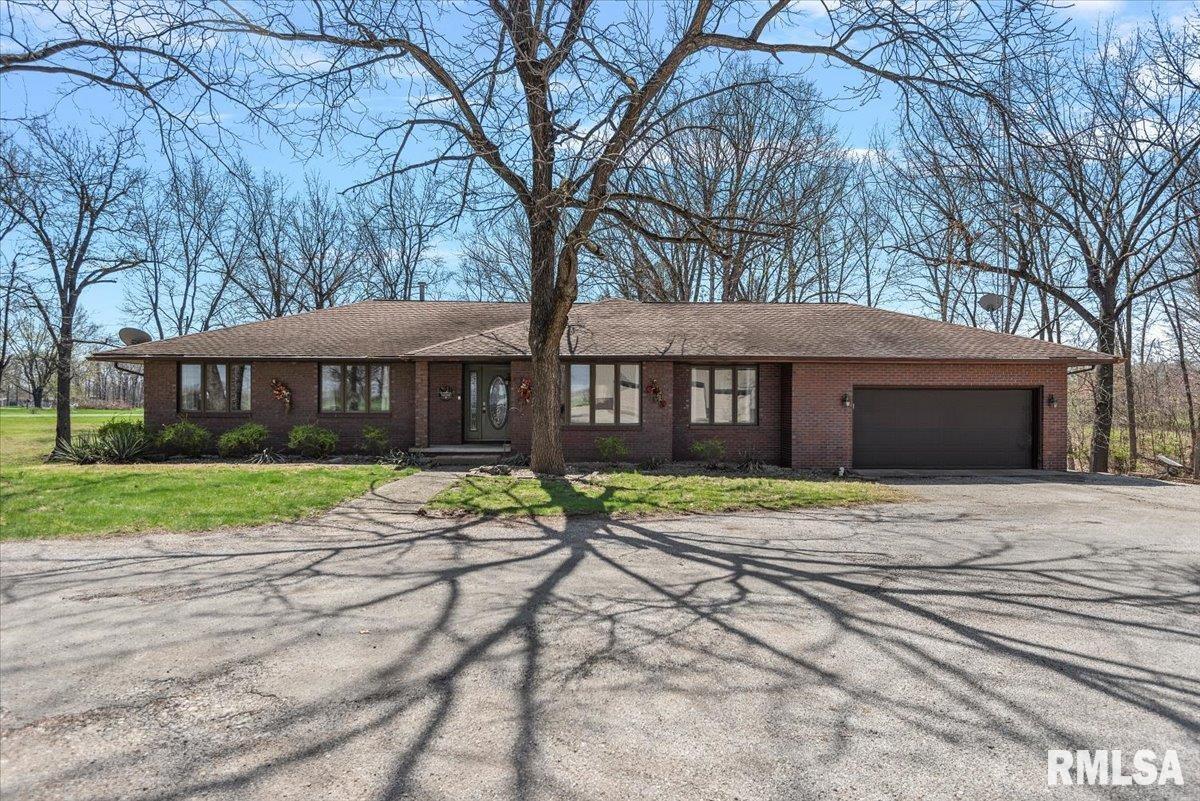 1949 N 700 East Road, Edinburg, Illinois image 1