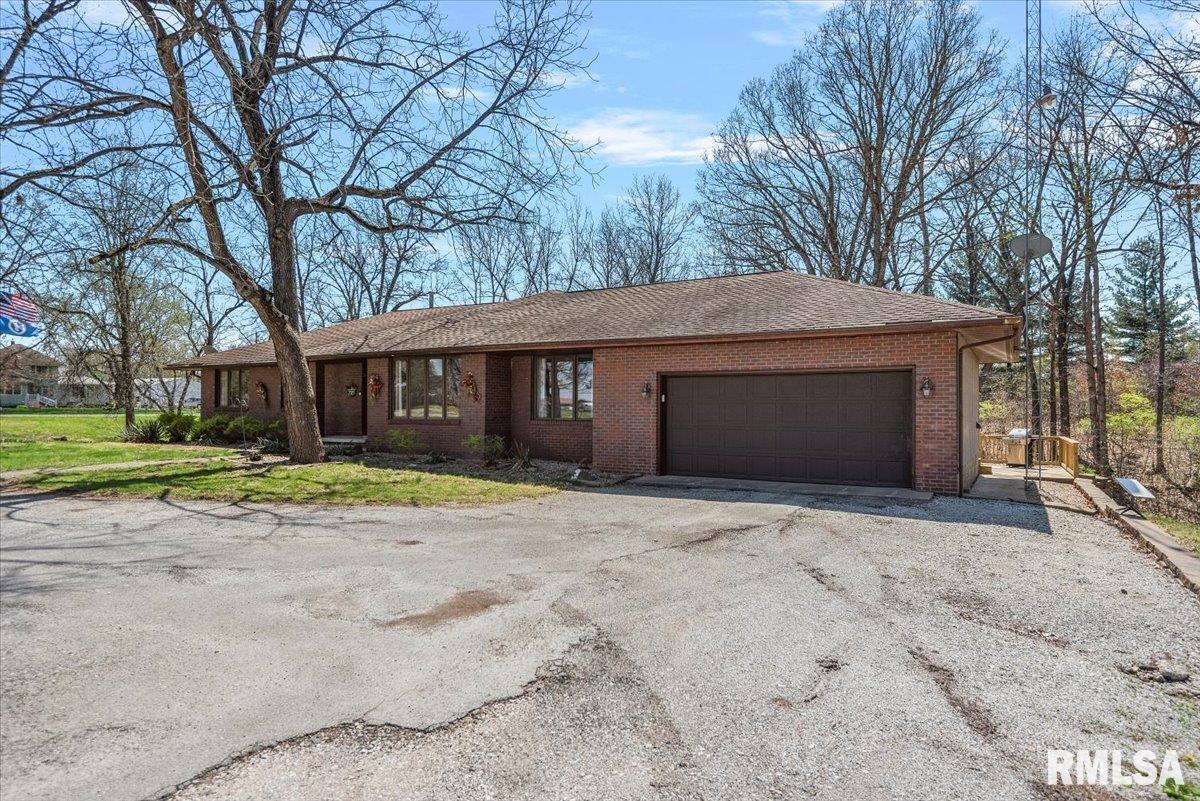 1949 N 700 East Road, Edinburg, Illinois image 3