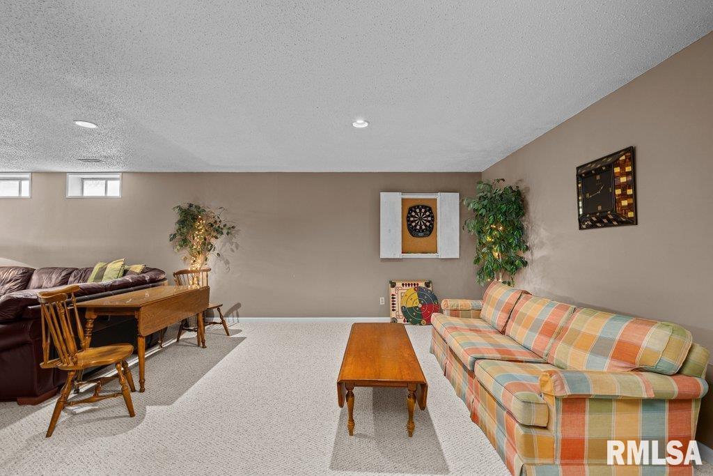 1524 W 46th Place, Davenport, Iowa image 28