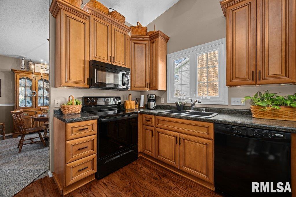 1524 W 46th Place, Davenport, Iowa image 15