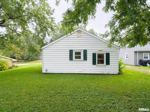 Homes For Sale - 670 N 9th Avenue<br/> Canton, IL 61415