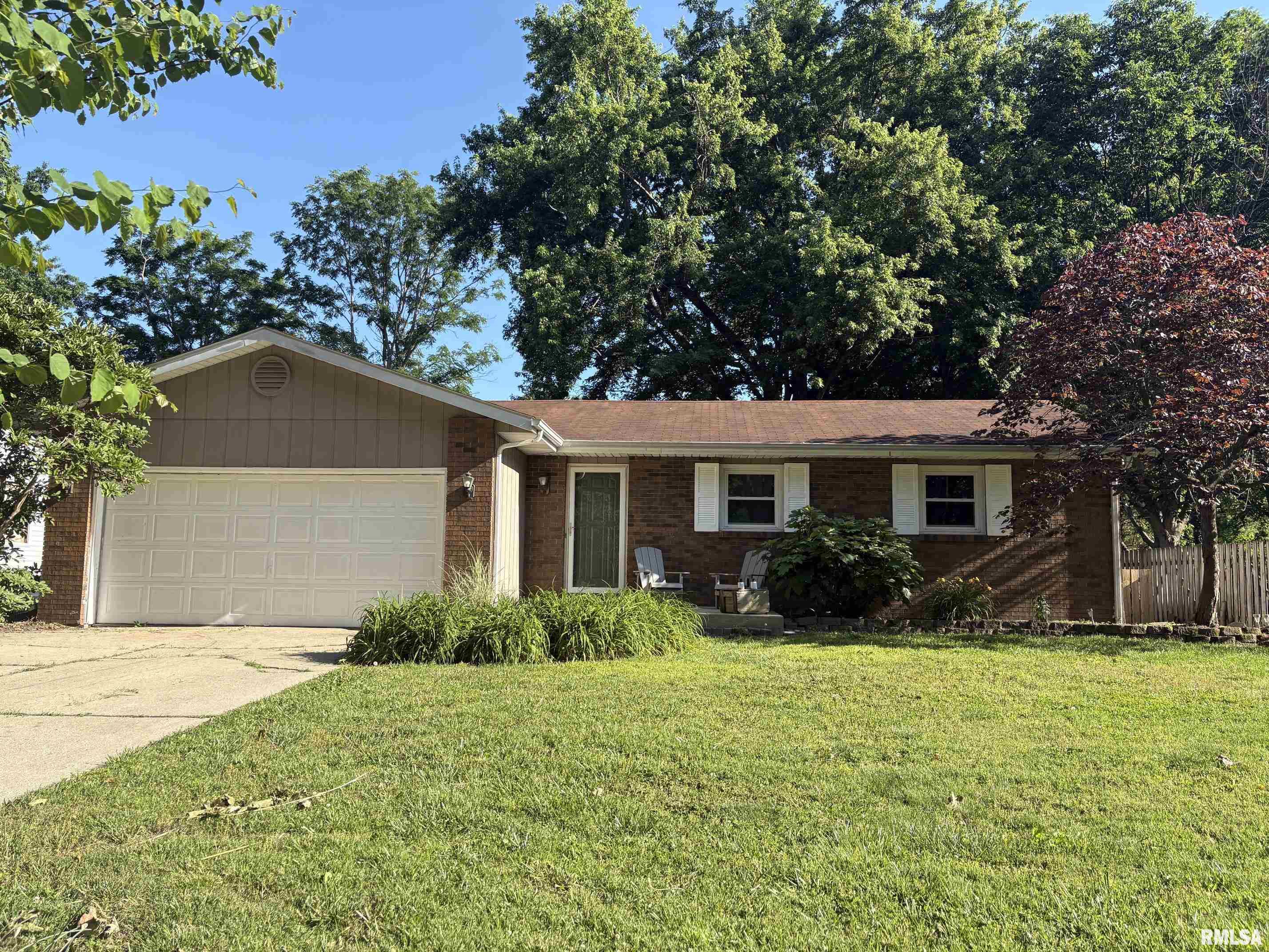 Photo 1 of 14 — 612 HACKBERRY Road, Chatham, IL 62629