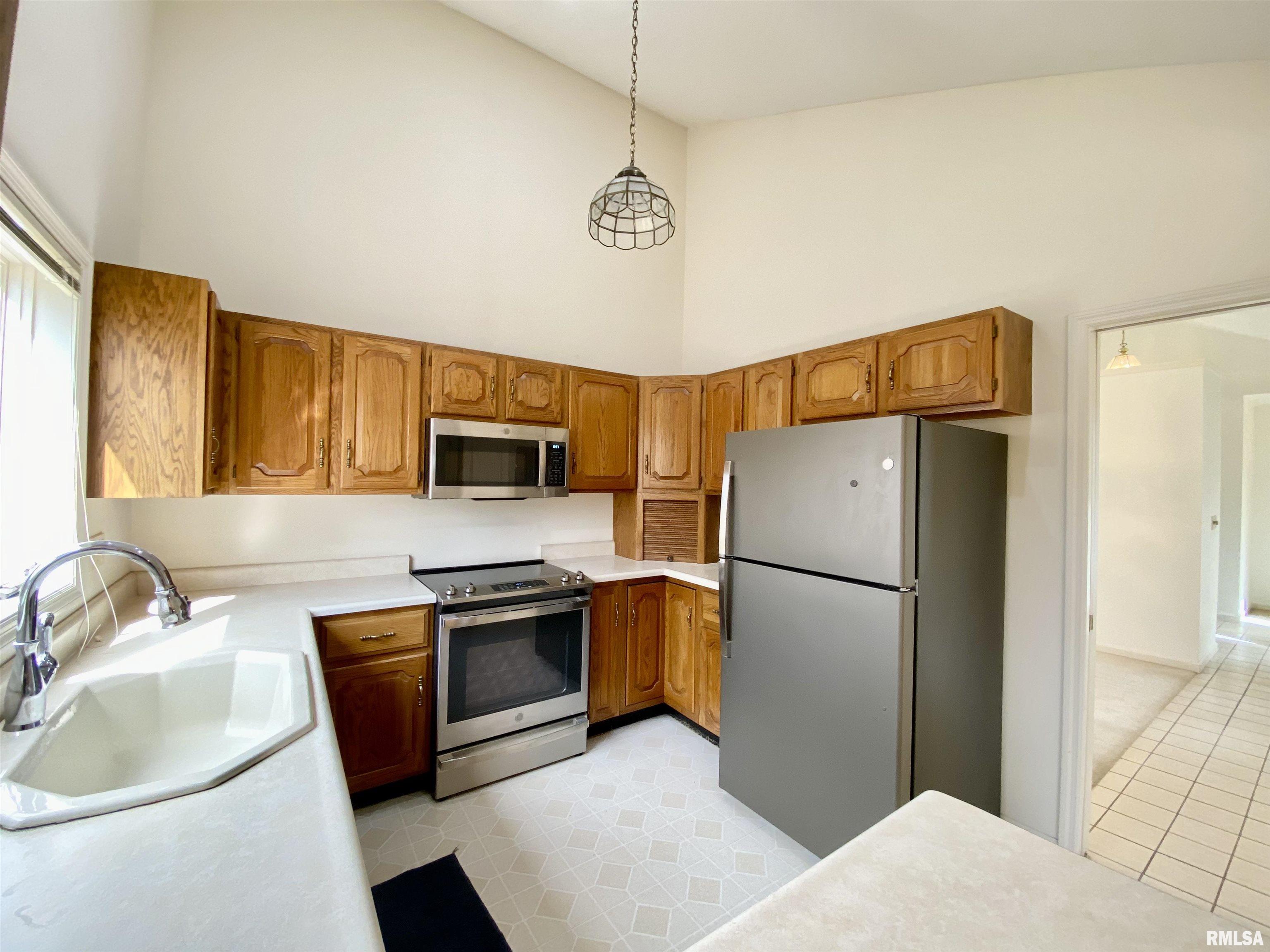 915 W Chalon Place, Peoria, Illinois image 21