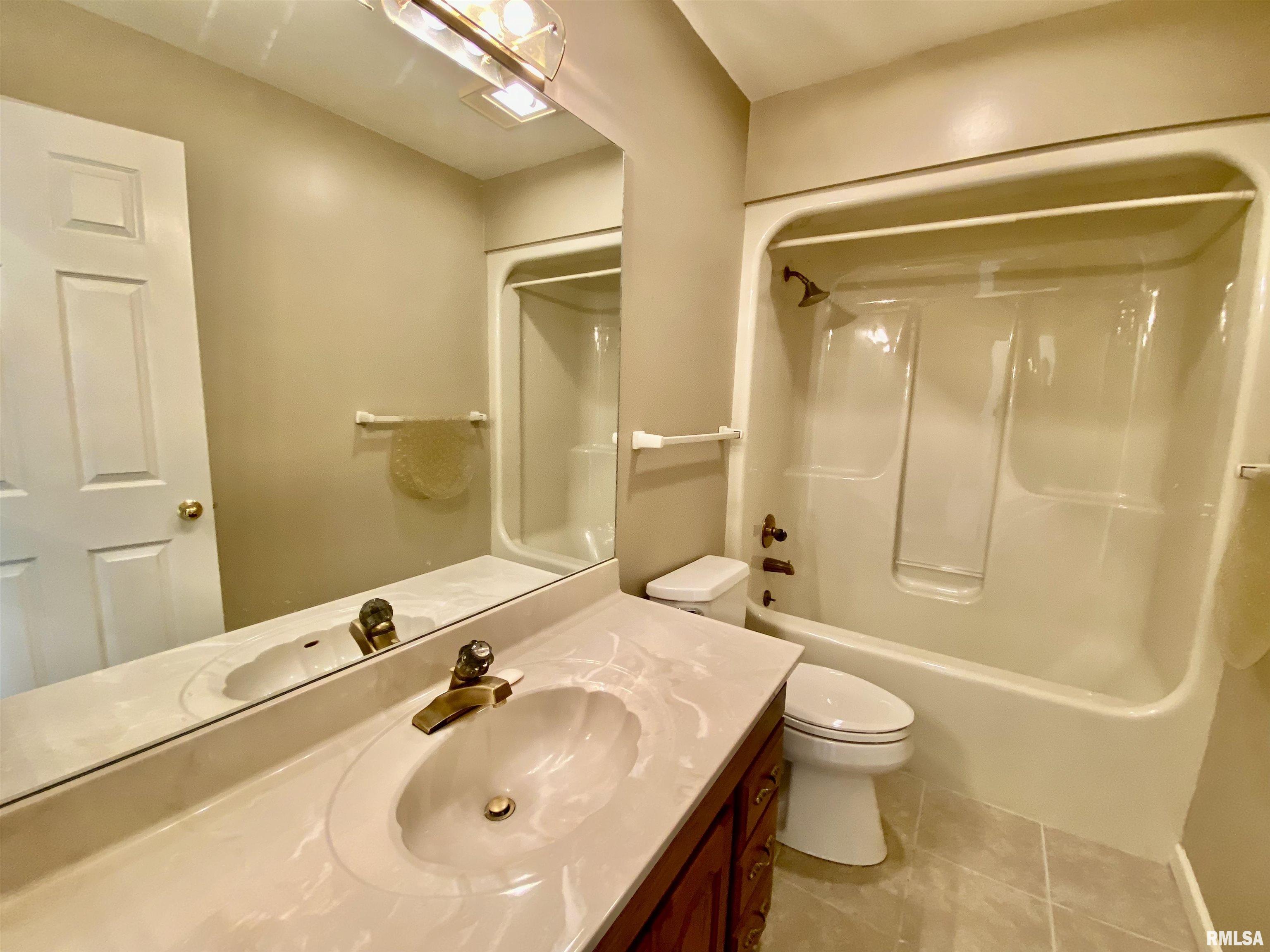 915 W Chalon Place, Peoria, Illinois image 36