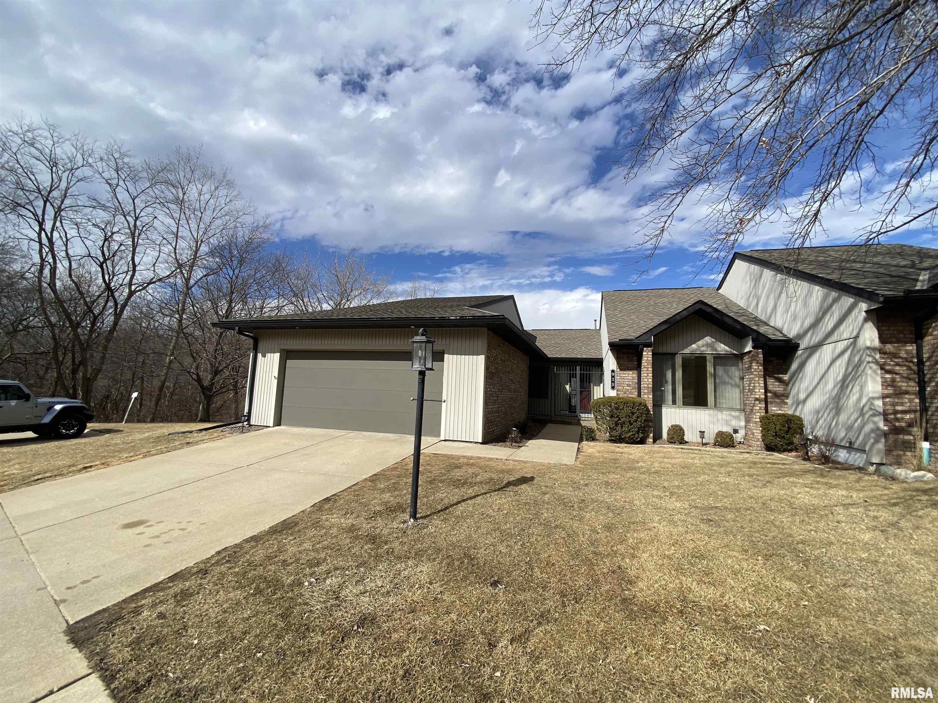 915 W Chalon Place, Peoria, Illinois image 1