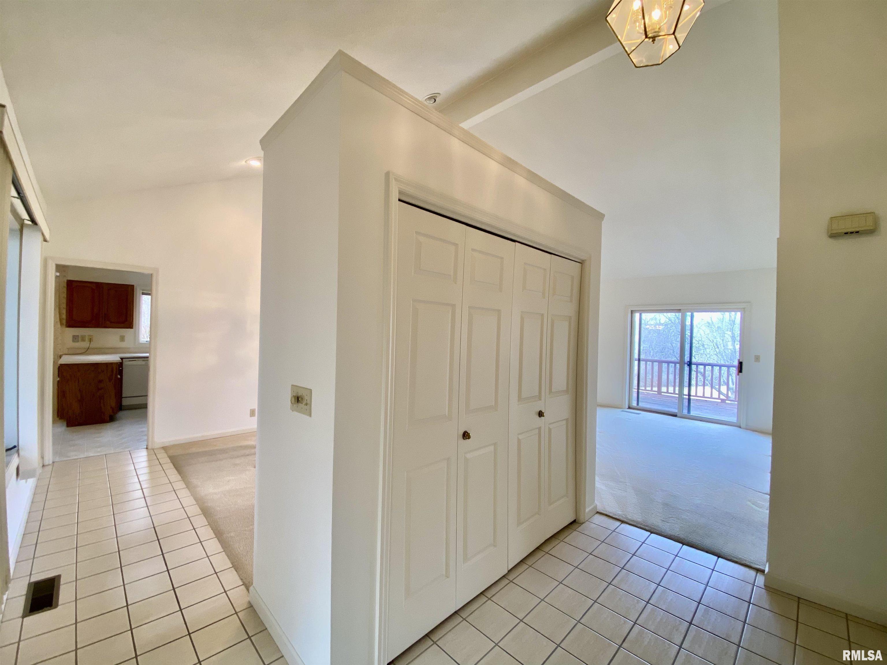 915 W Chalon Place, Peoria, Illinois image 7