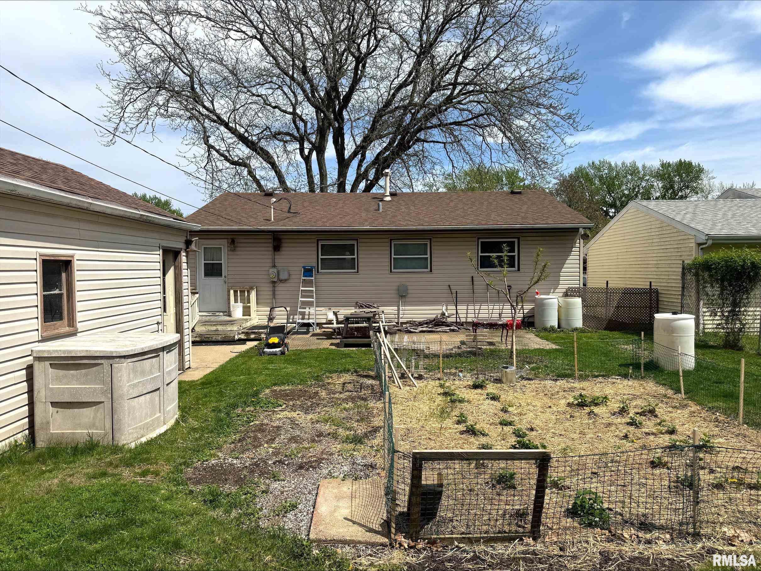 421 Capri Street, Pekin, Illinois image 27