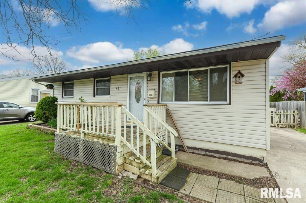 421 Capri Street, Pekin, Illinois image 2