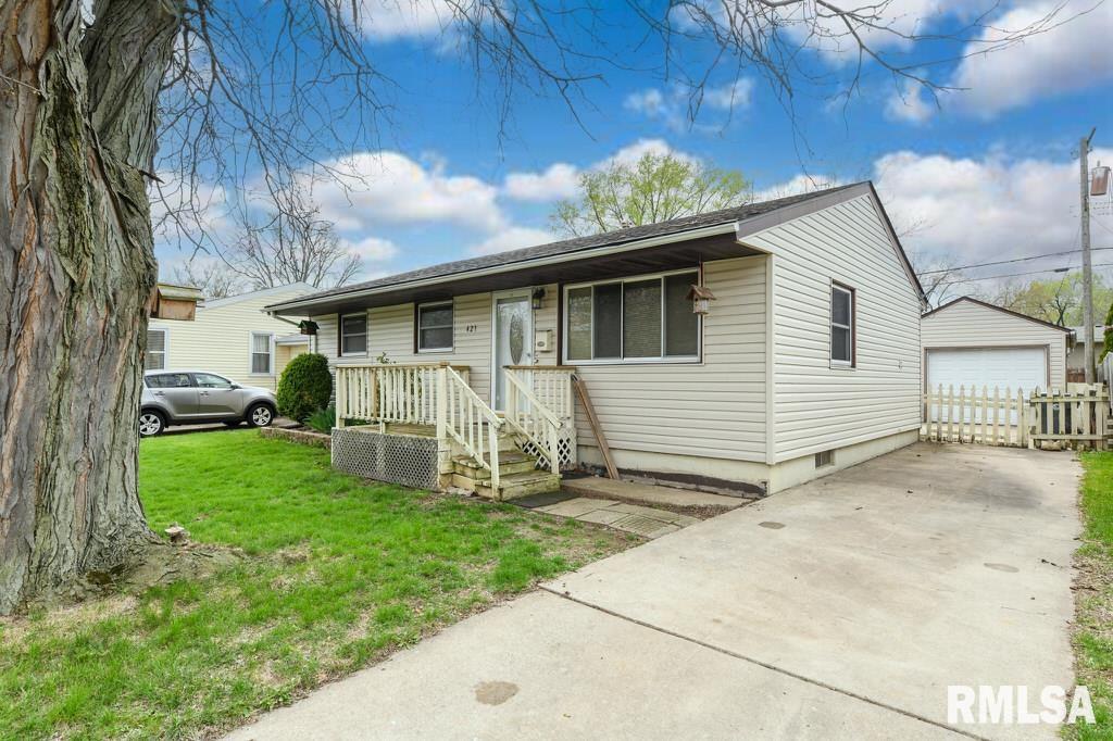 421 Capri Street, Pekin, Illinois image 3