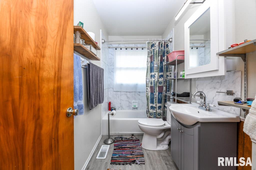421 Capri Street, Pekin, Illinois image 15