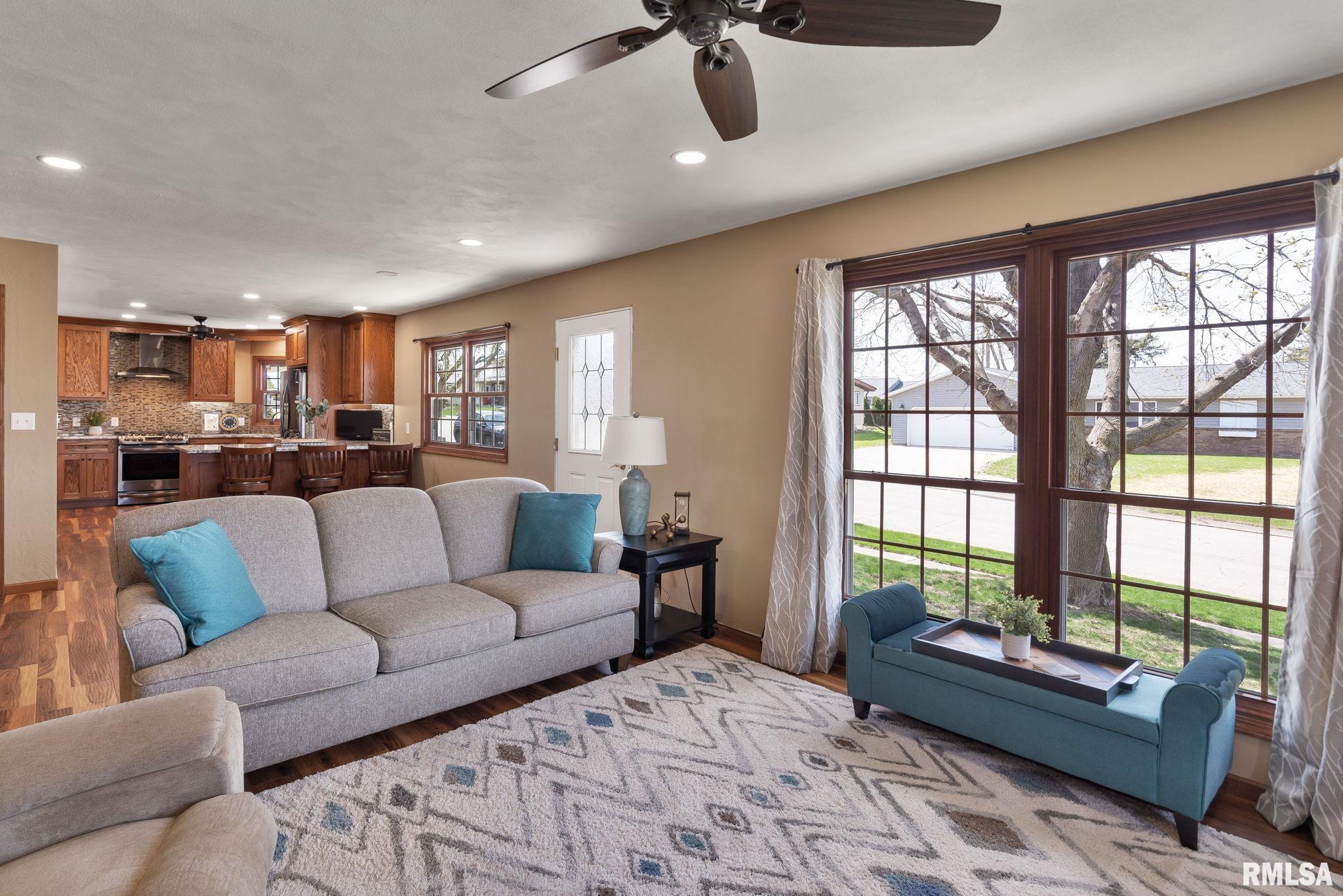 206 13th Avenue, De Witt, Iowa image 3