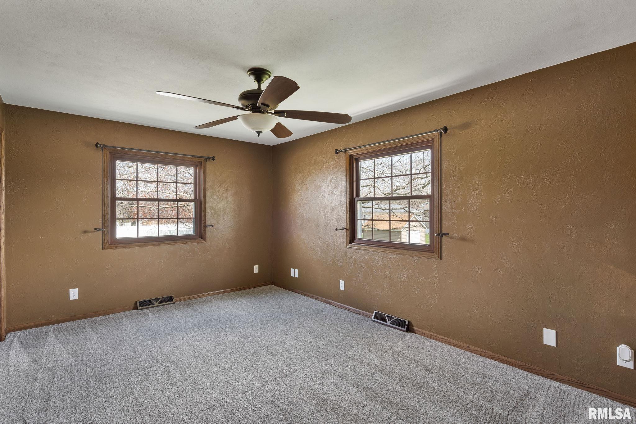 206 13th Avenue, De Witt, Iowa image 13