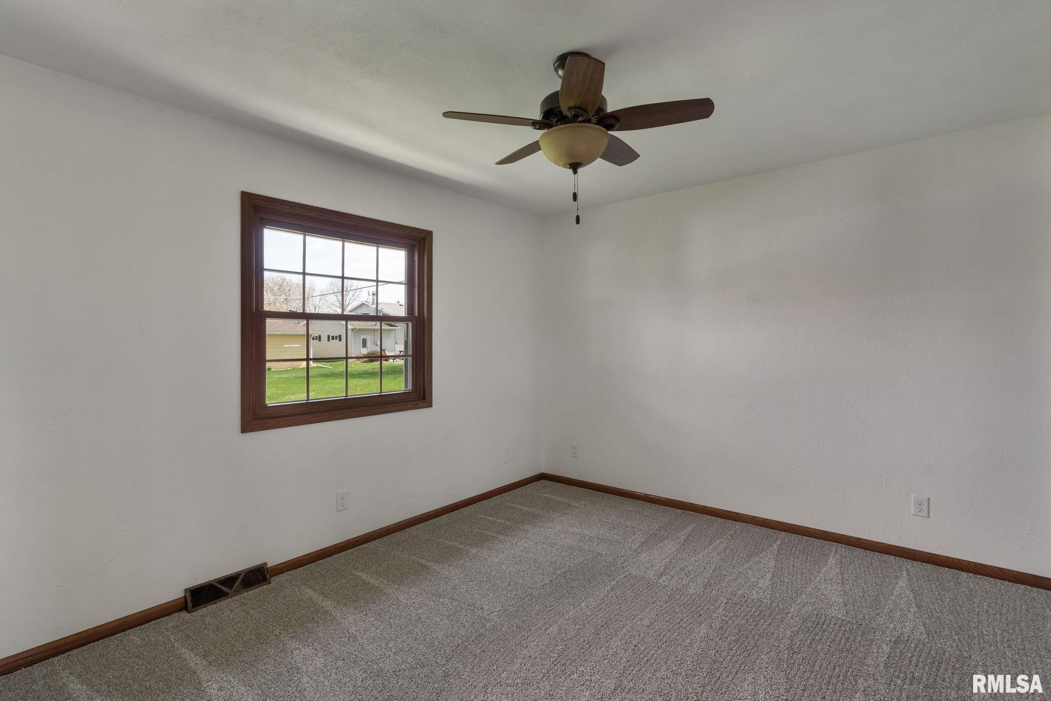 206 13th Avenue, De Witt, Iowa image 16