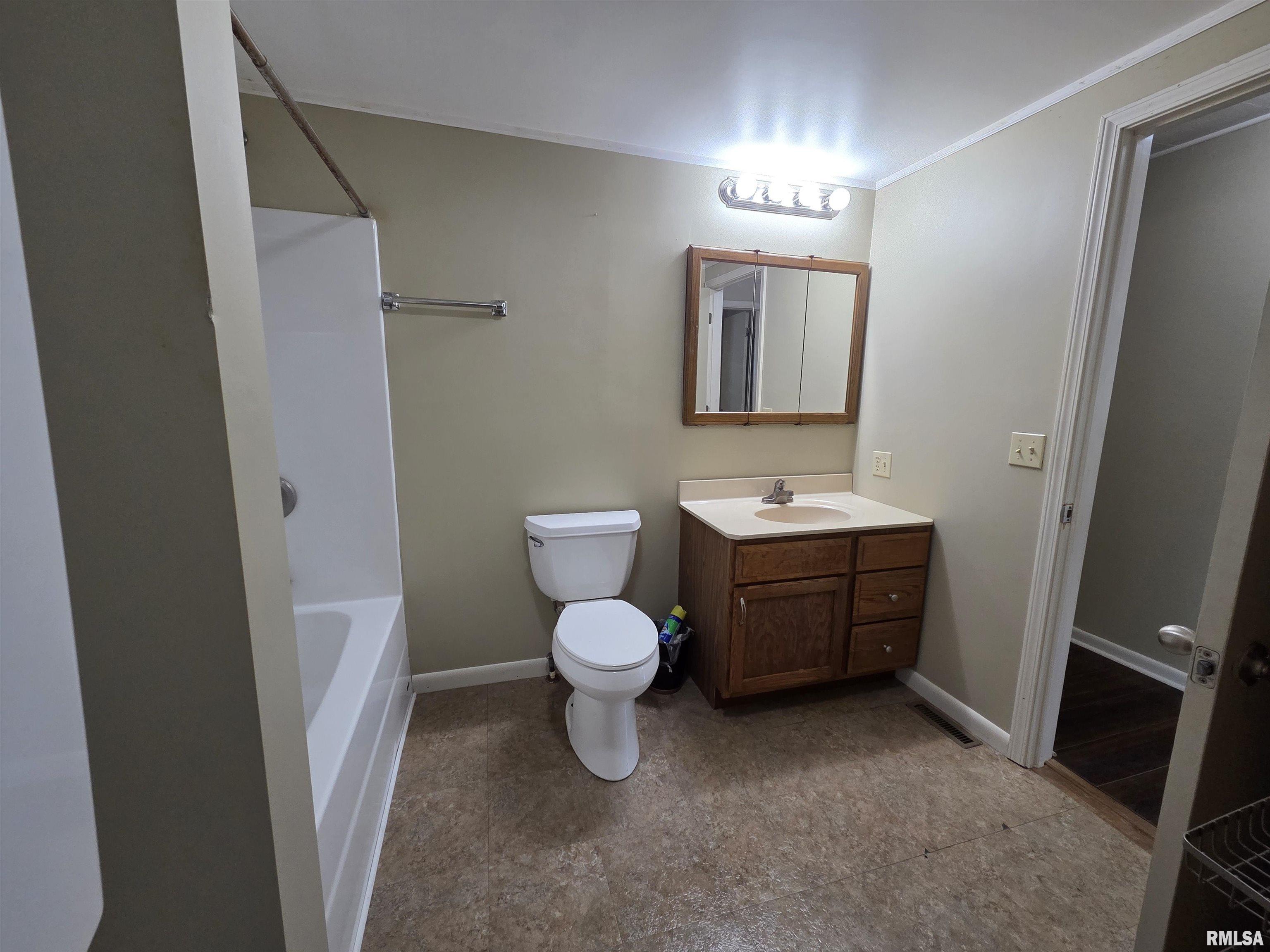 311 E Prairie Street, Centralia, Illinois image 11