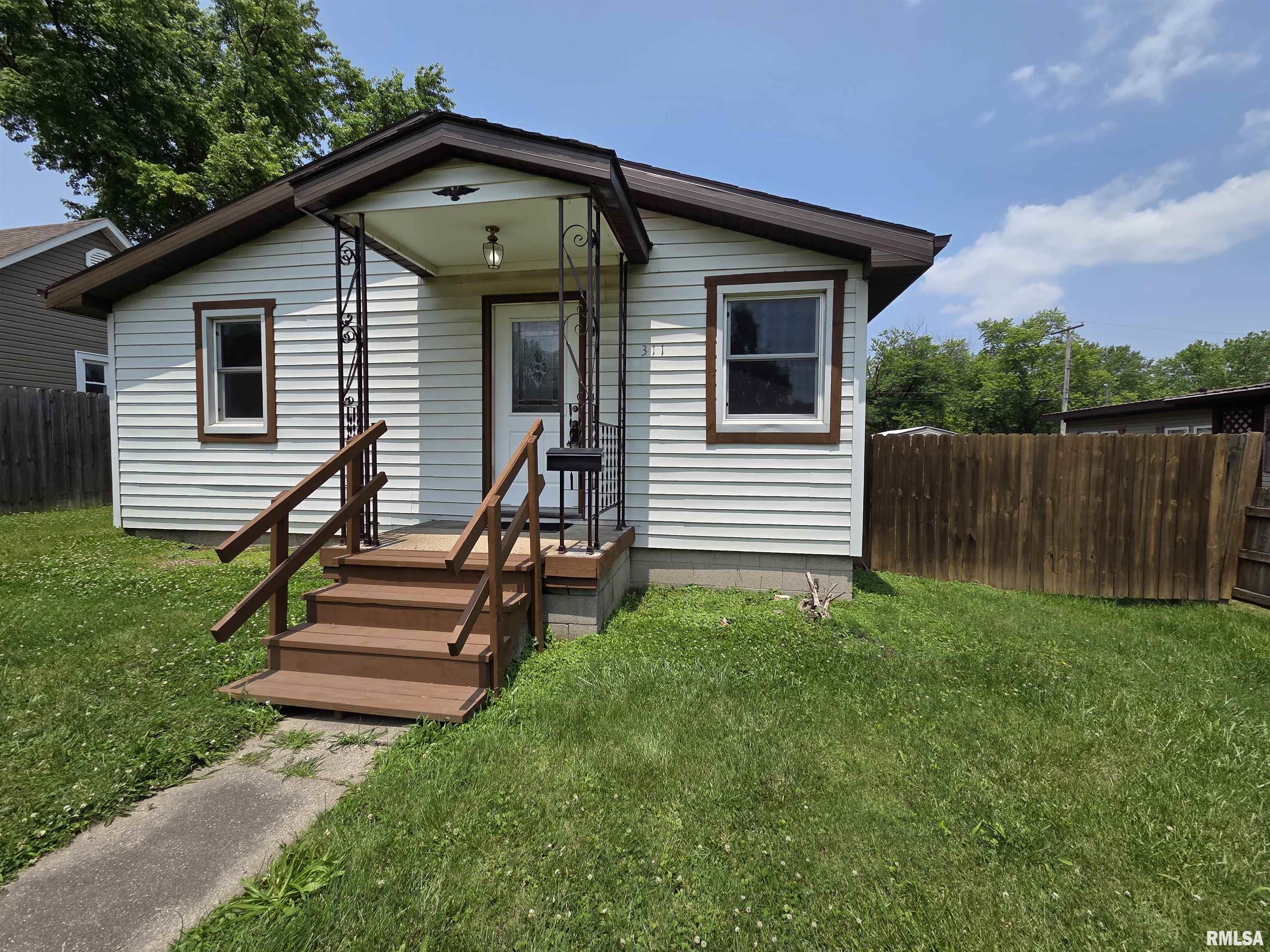 311 E Prairie Street, Centralia, Illinois image 1