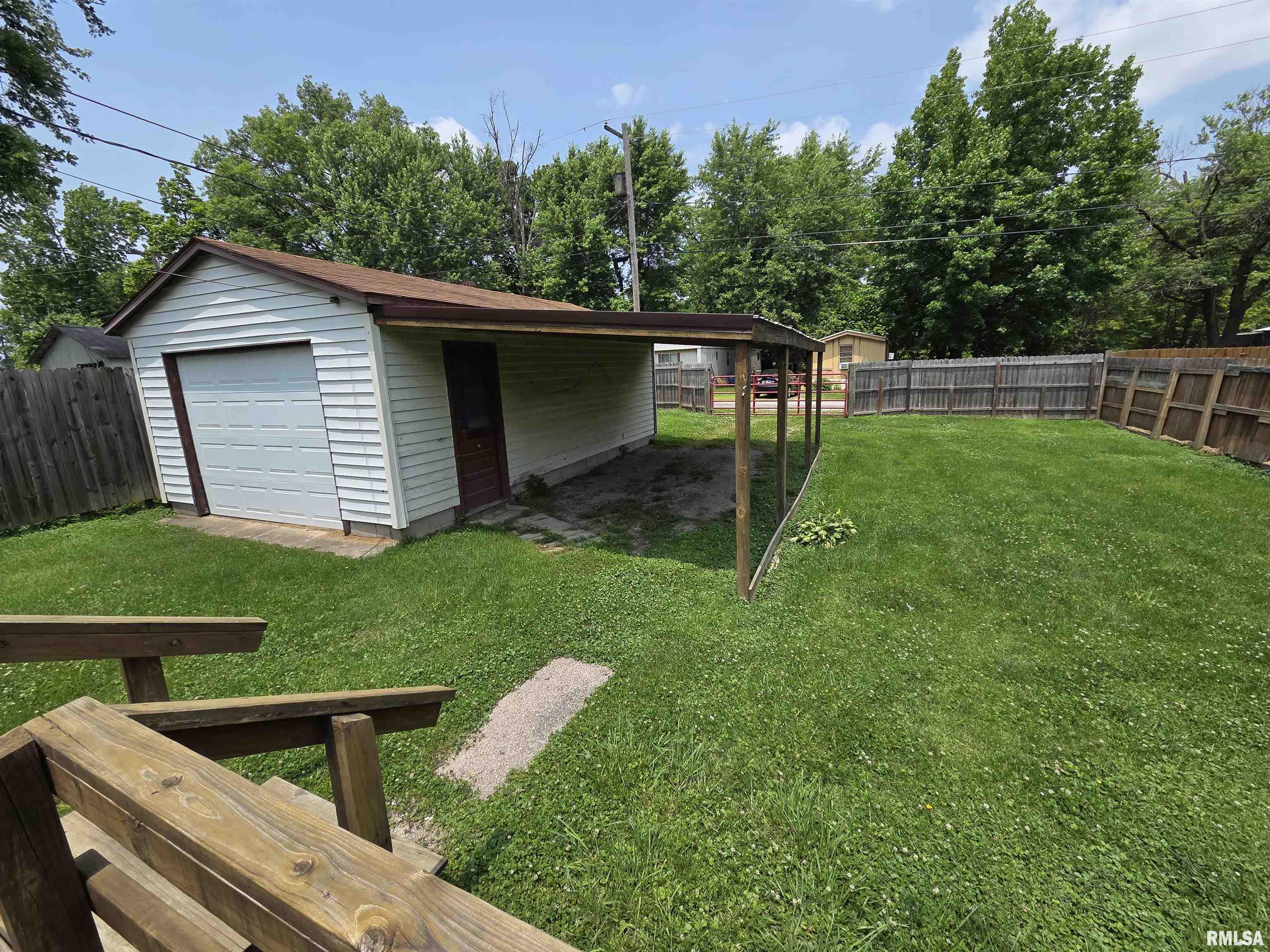 311 E Prairie Street, Centralia, Illinois image 13