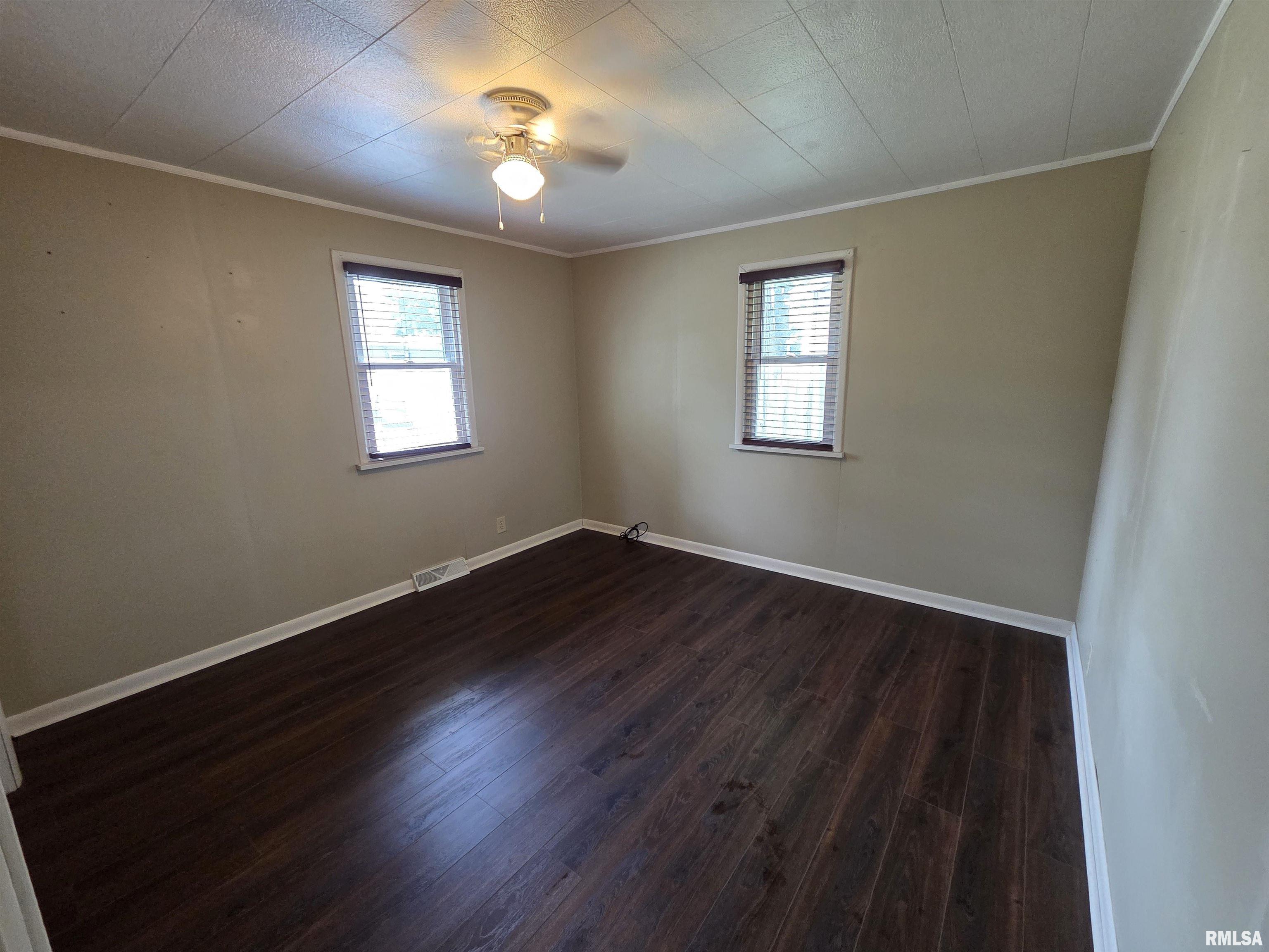 311 E Prairie Street, Centralia, Illinois image 8