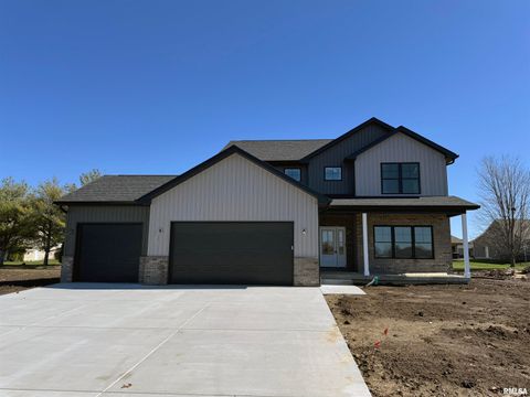 Homes For Sale - 412 Manor Hill Drive<br/> Chatham, IL 62629