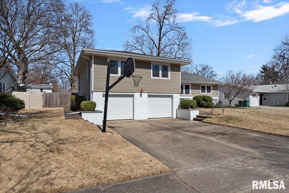 2141 Fairway Drive, Springfield, Illinois image 3