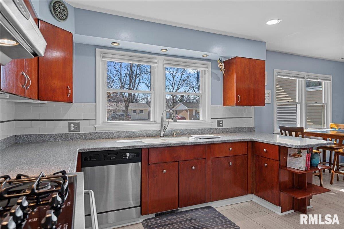 2141 Fairway Drive, Springfield, Illinois image 12