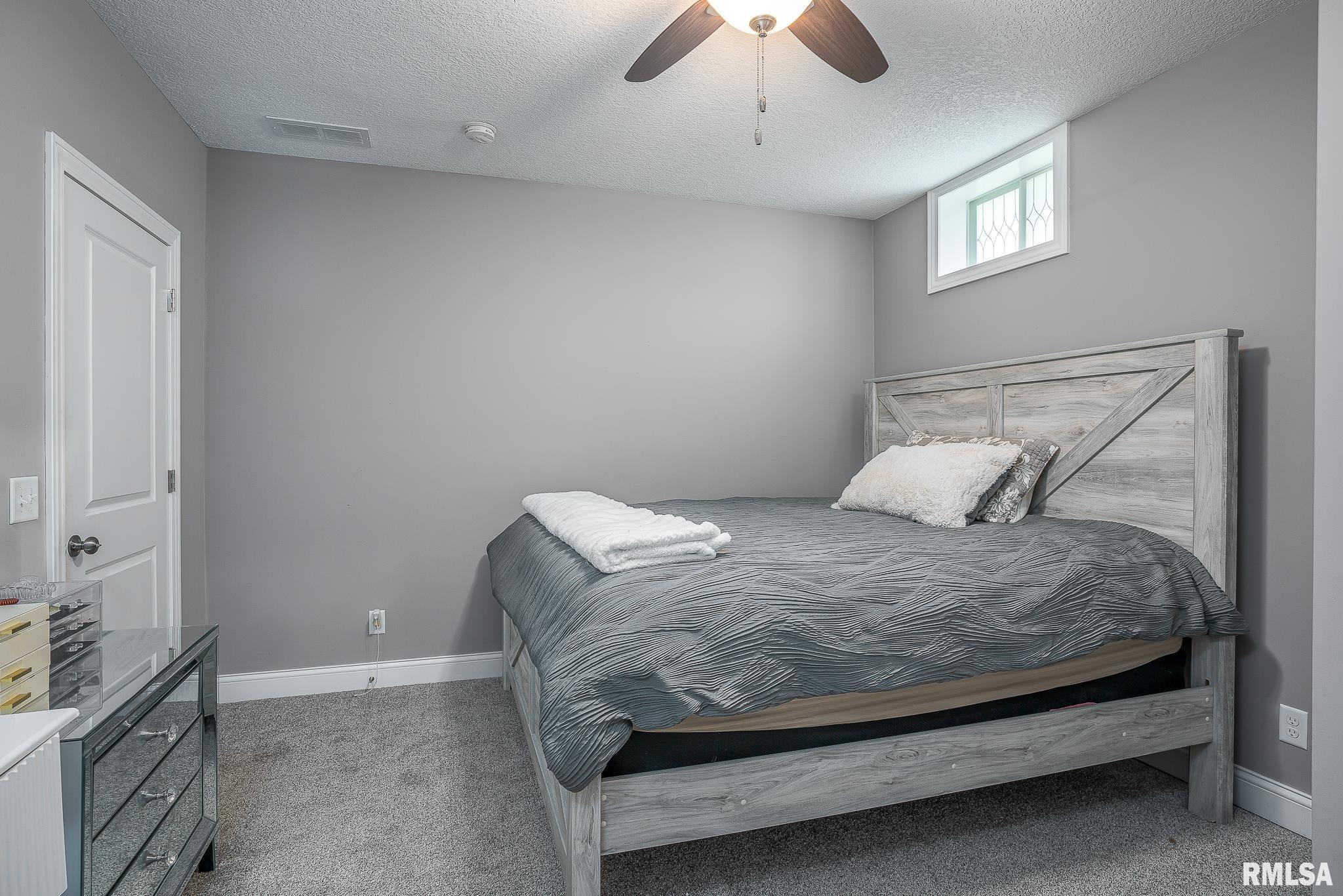 3112 W 34th Street, Davenport, Iowa image 16
