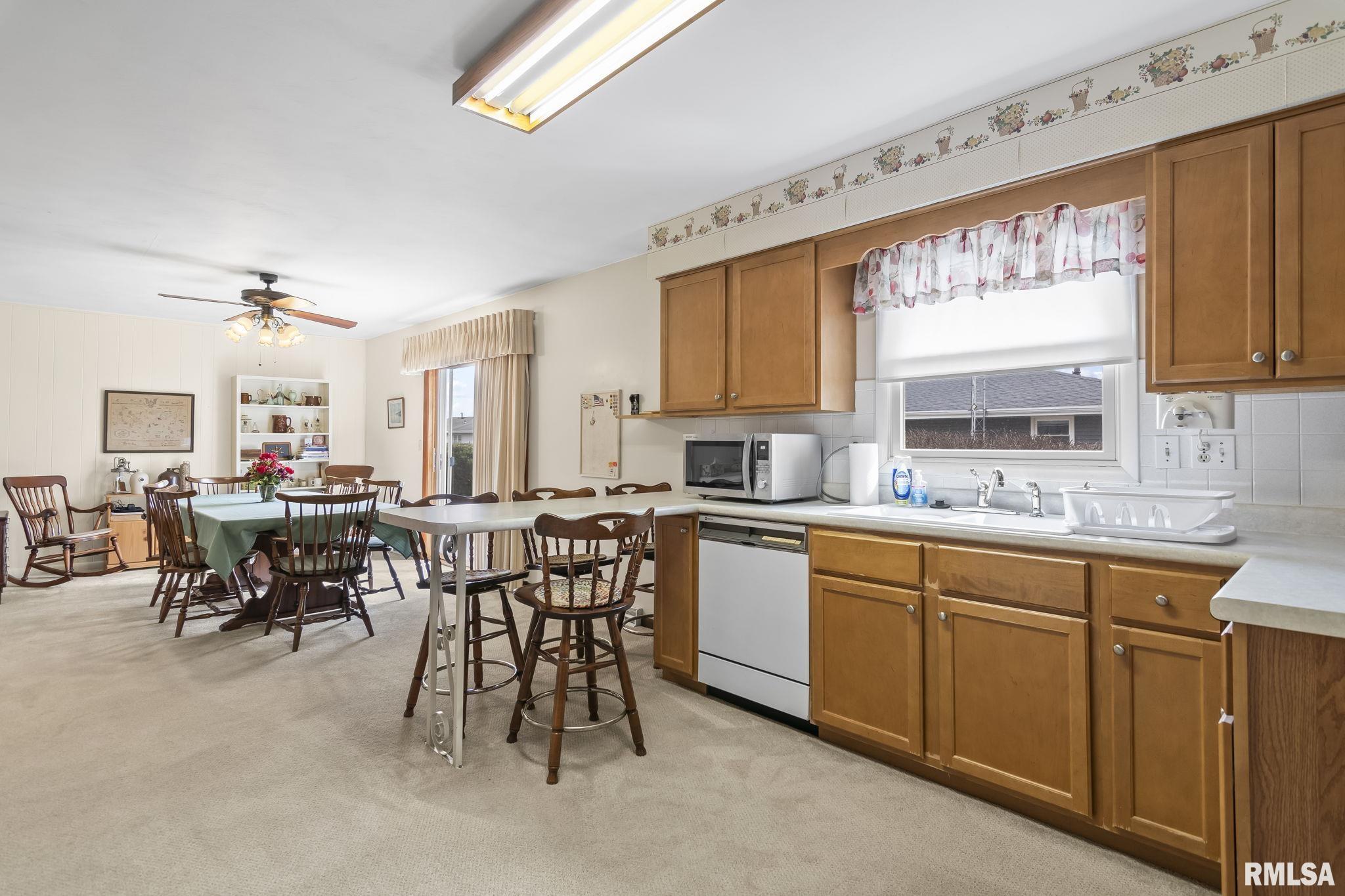 608 Rainbow Drive, Athens, Illinois image 13
