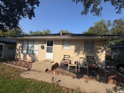 Homes For Sale - 2819 W Marquette Street<br/> Peoria County, Peoria, IL 61605