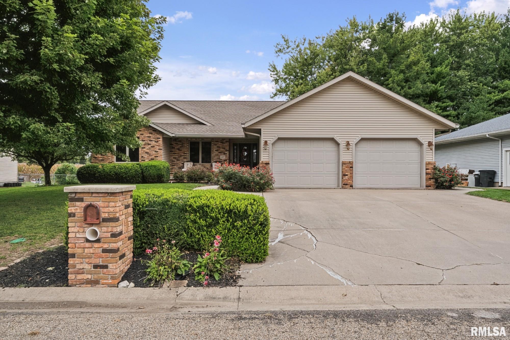 207 HERITAGE Lane