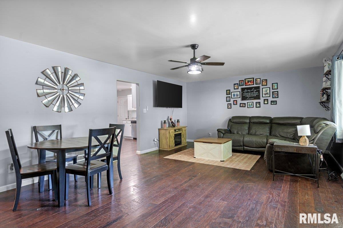 304 S Curtis Street, Edinburg, Illinois image 4