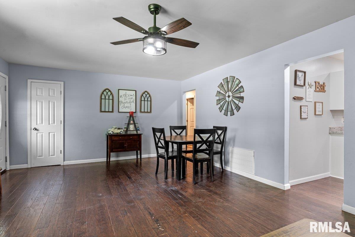 304 S Curtis Street, Edinburg, Illinois image 7