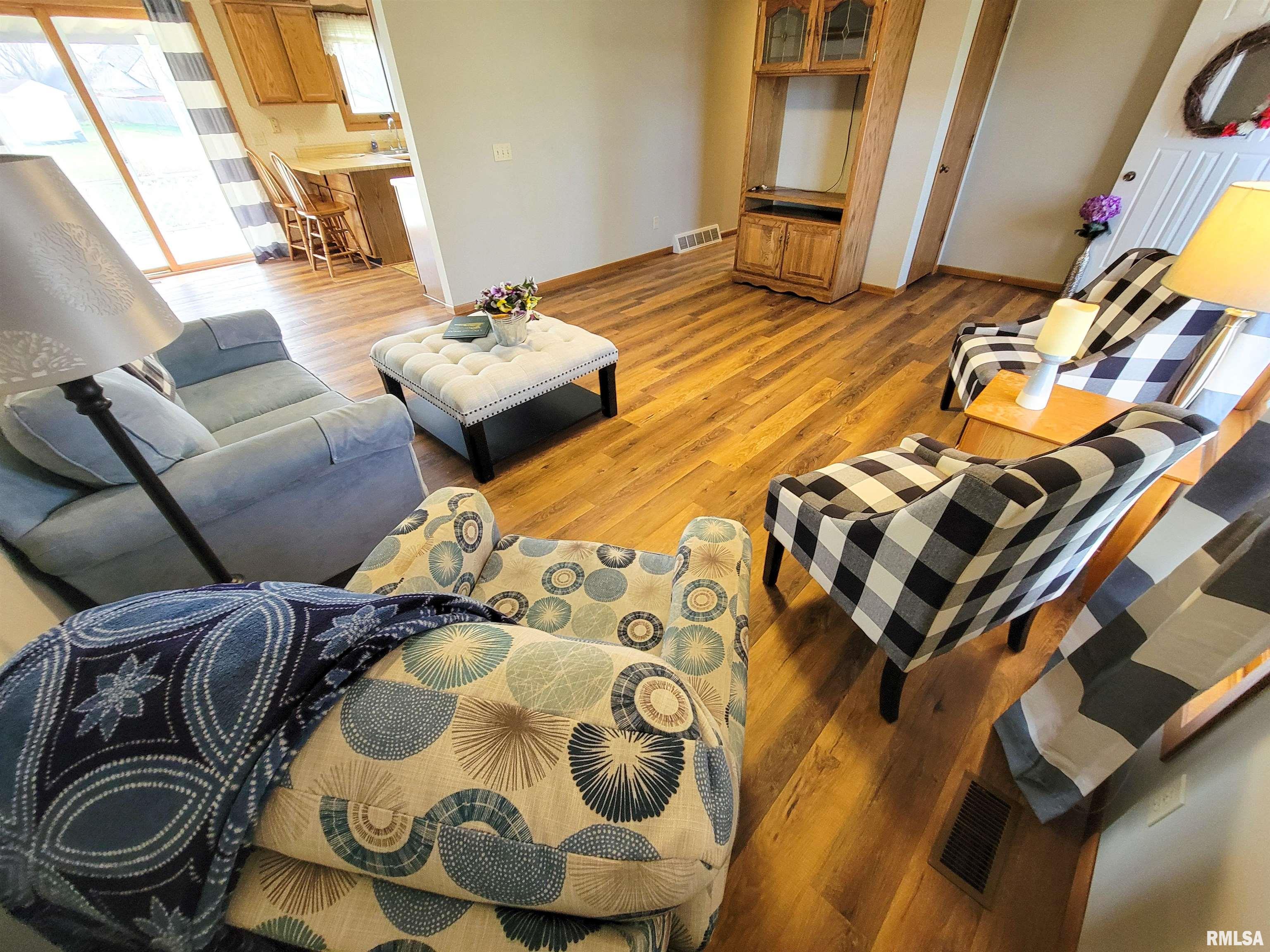 906 Birchwood Avenue, Flora, Illinois image 18