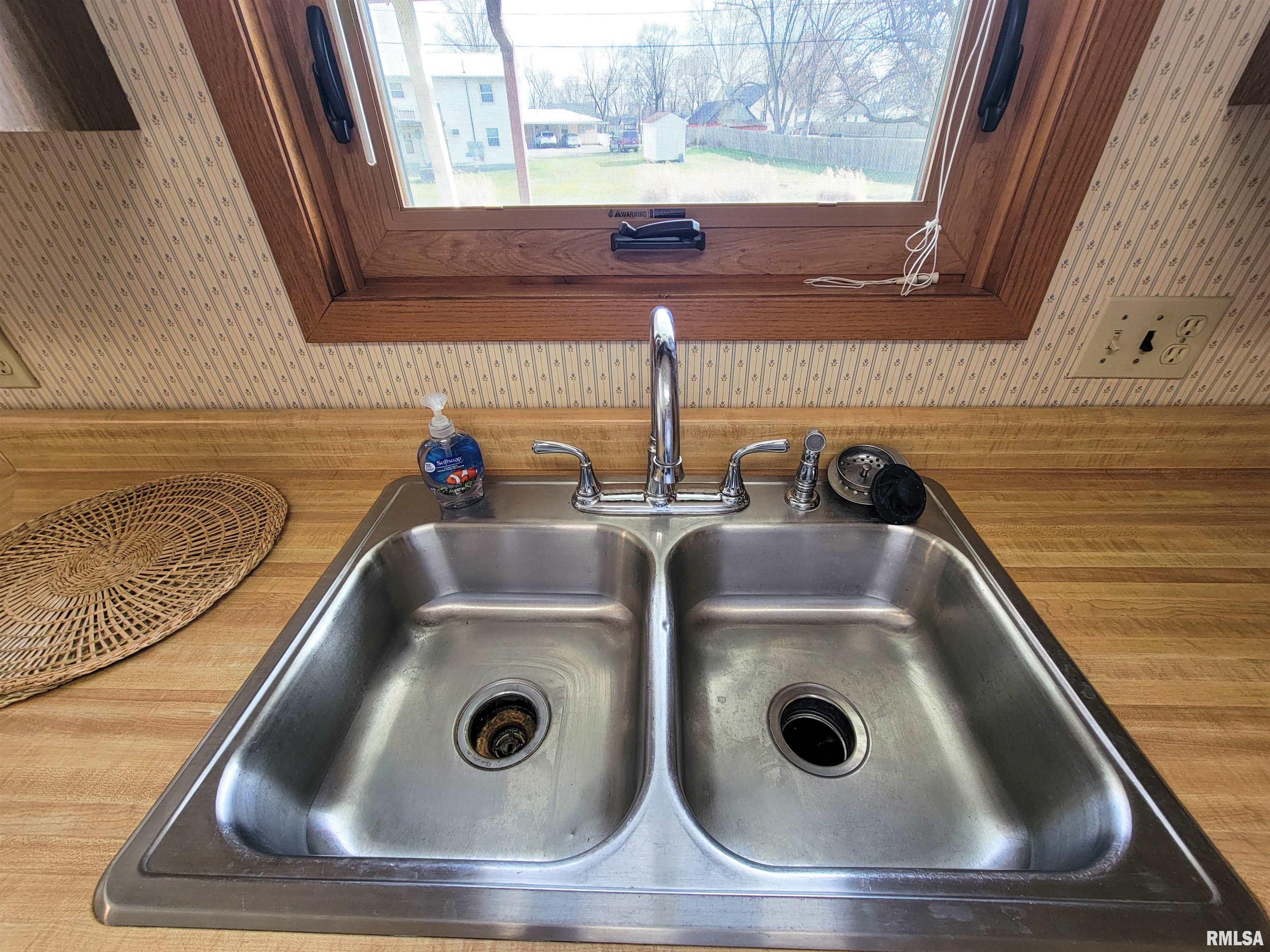 906 Birchwood Avenue, Flora, Illinois image 34