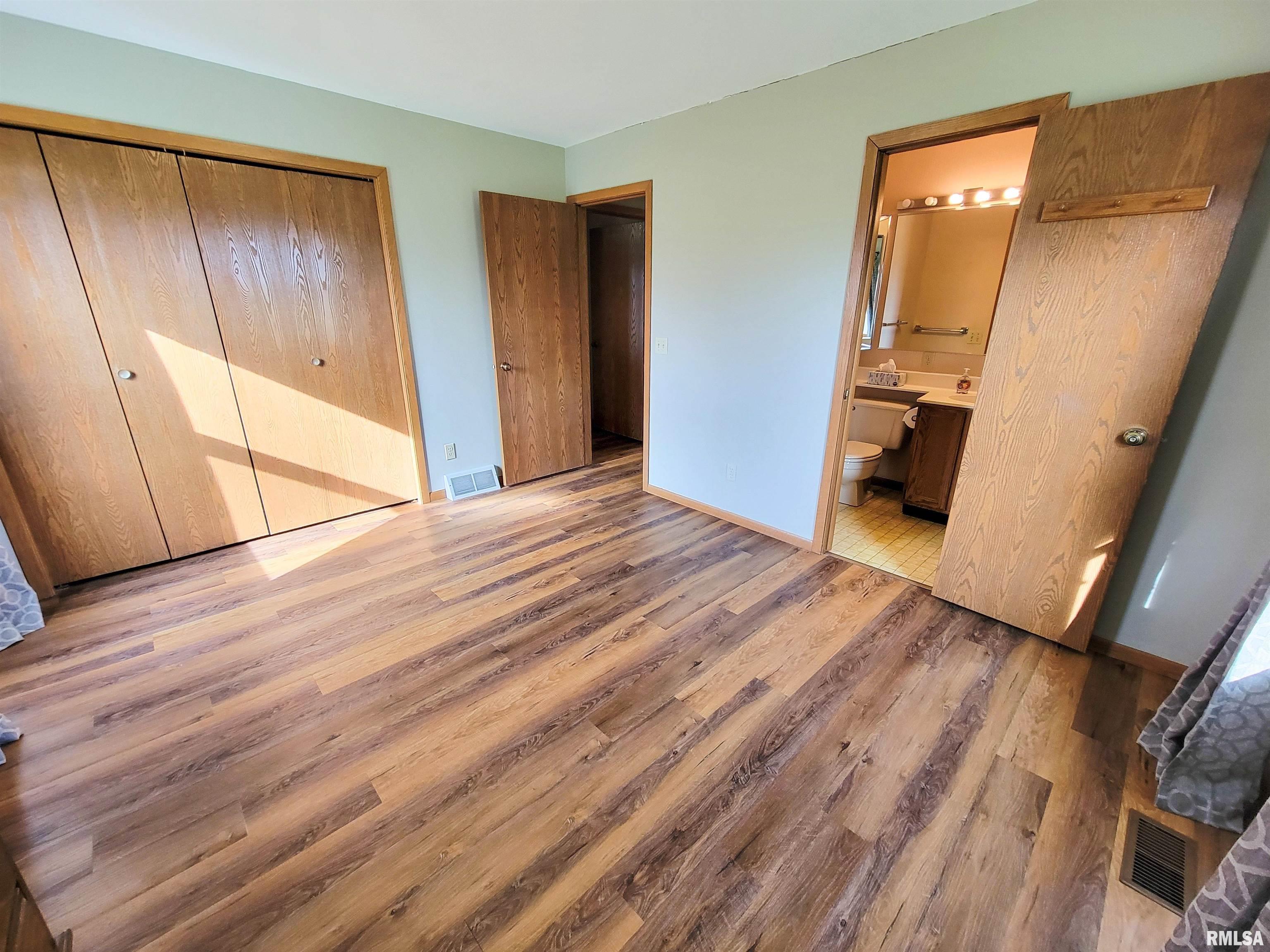 906 Birchwood Avenue, Flora, Illinois image 47