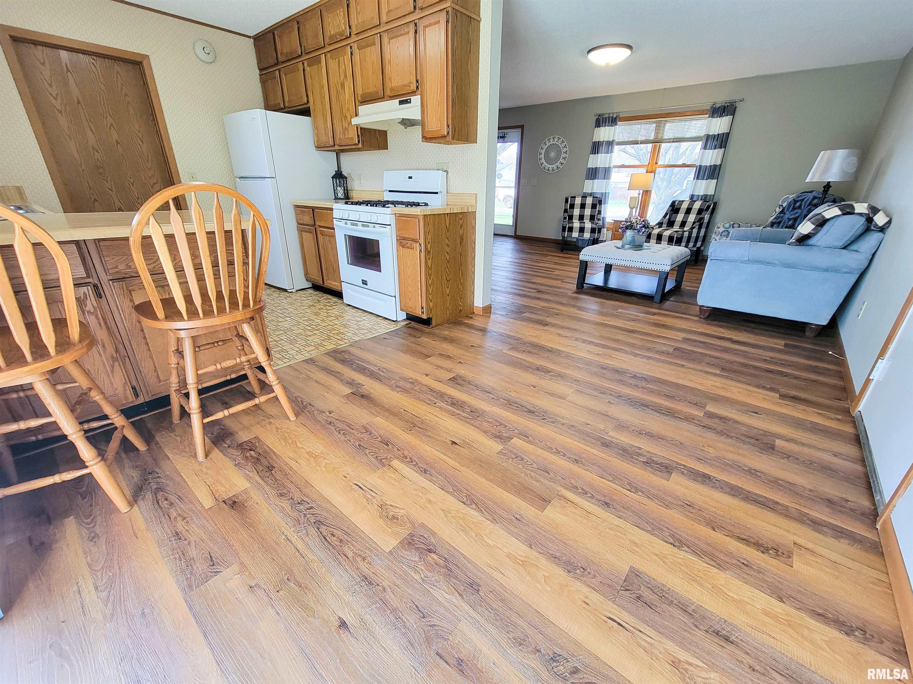 906 Birchwood Avenue, Flora, Illinois image 40