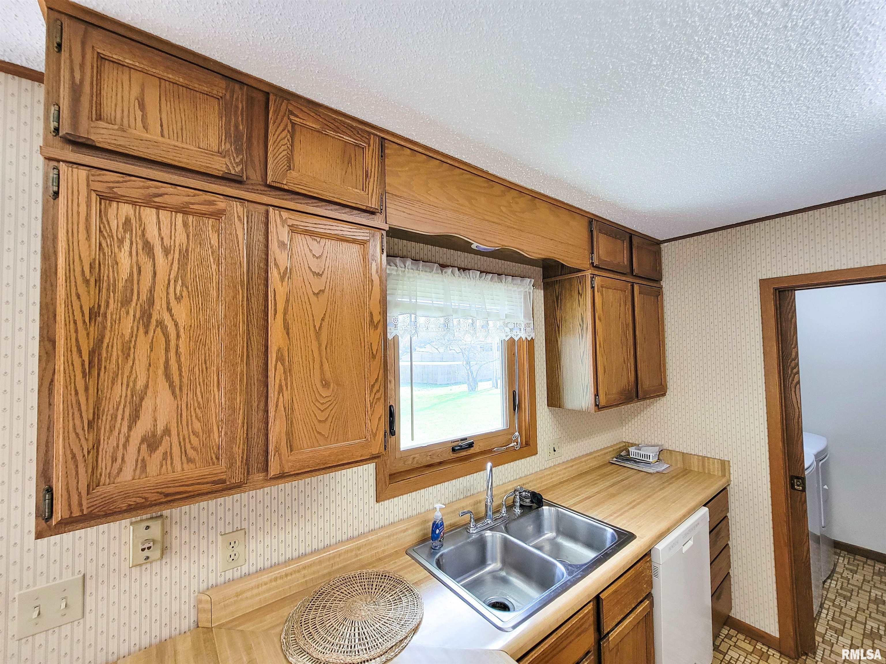 906 Birchwood Avenue, Flora, Illinois image 38