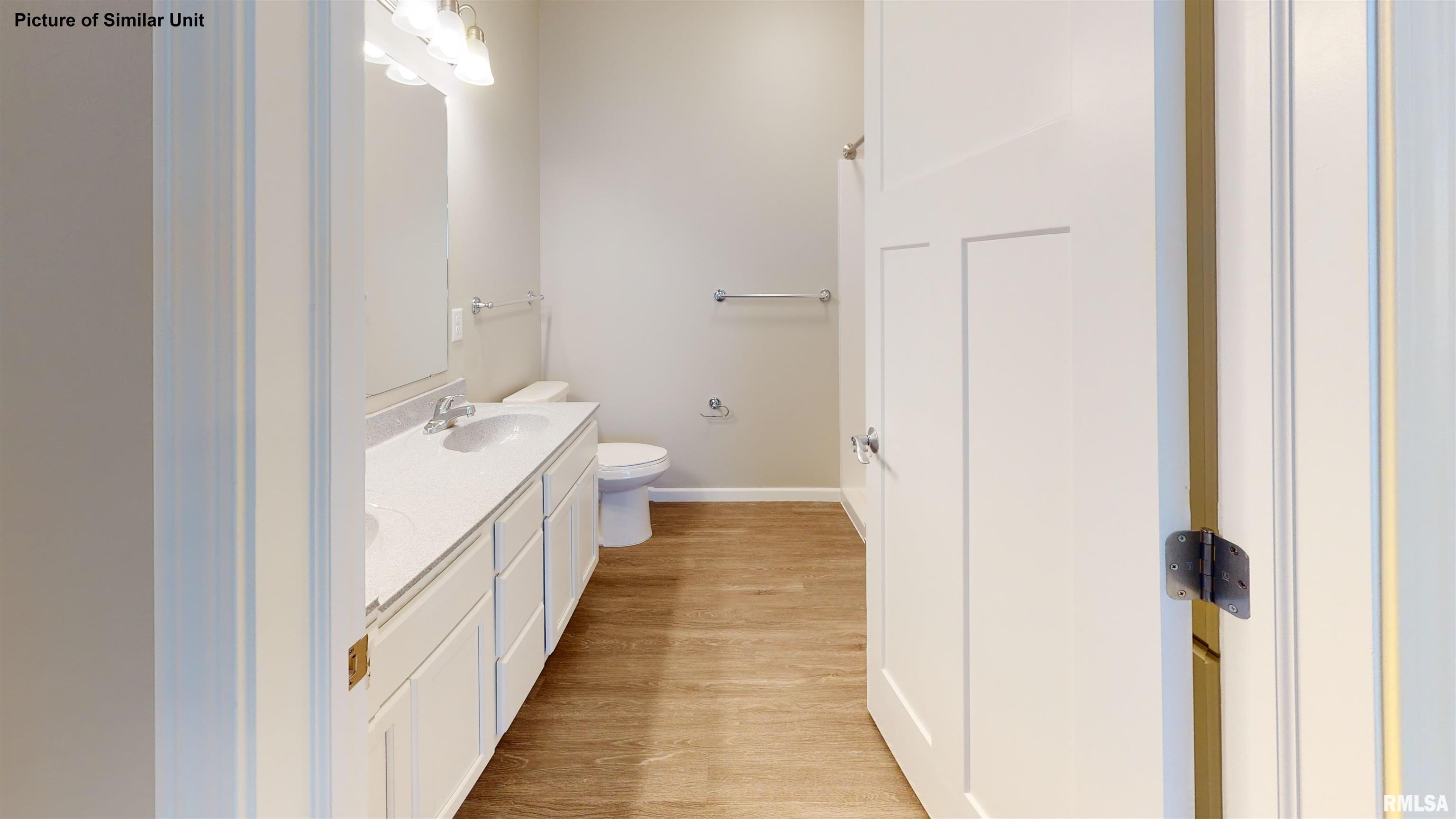 2592 Middle Road #318, Bettendorf, Iowa image 11
