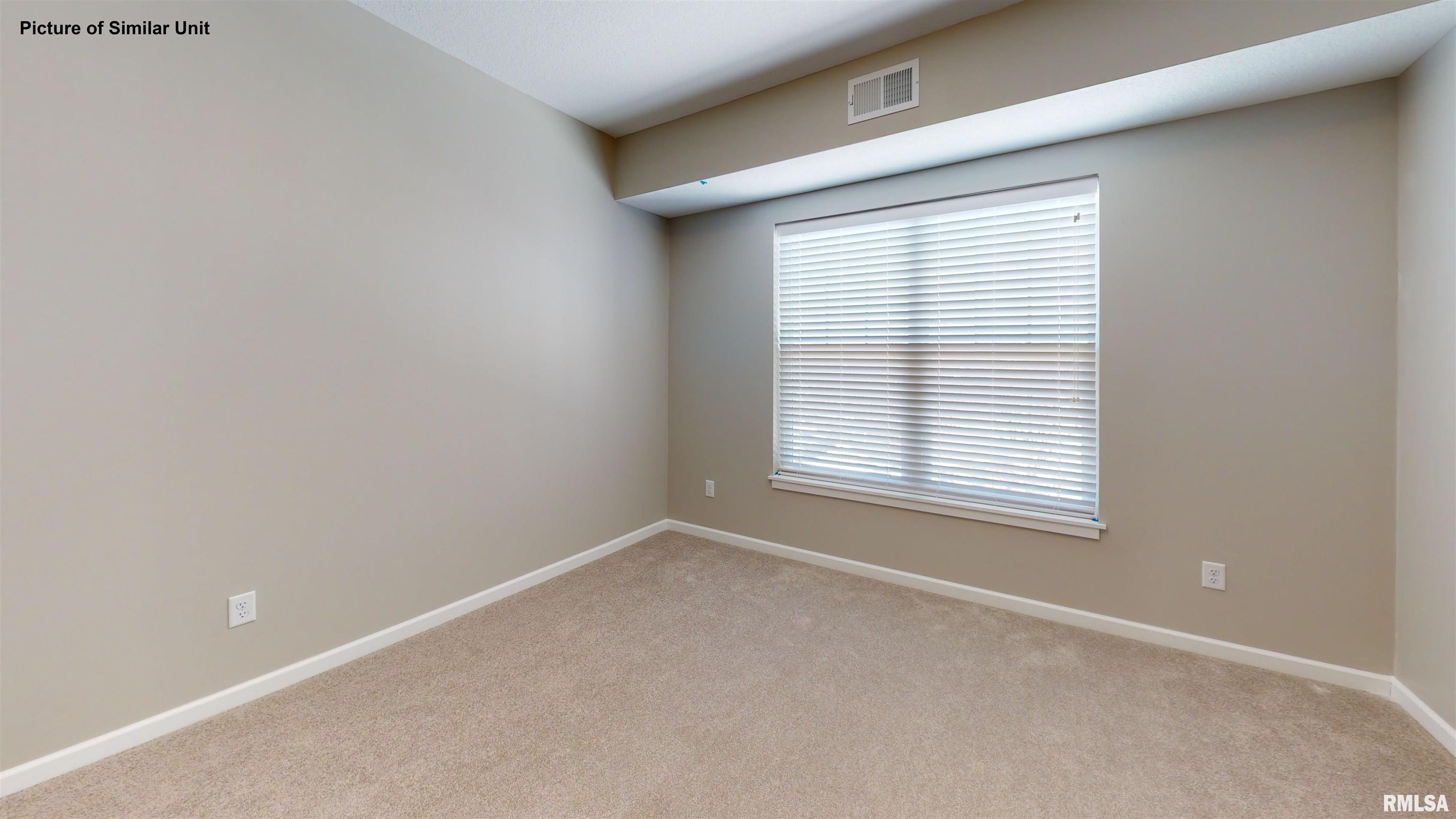 2592 Middle Road #318, Bettendorf, Iowa image 9
