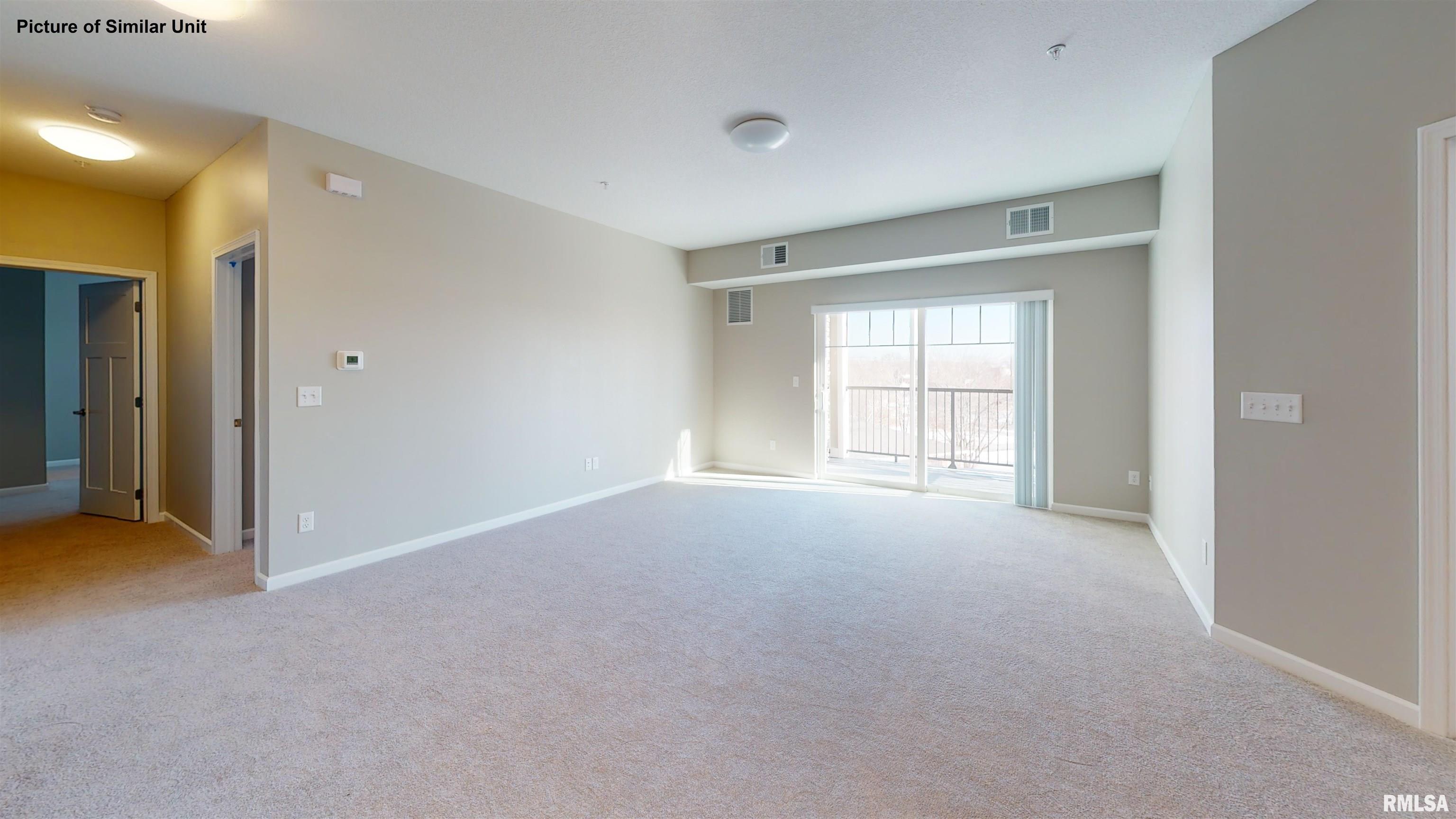 2592 Middle Road #318, Bettendorf, Iowa image 6