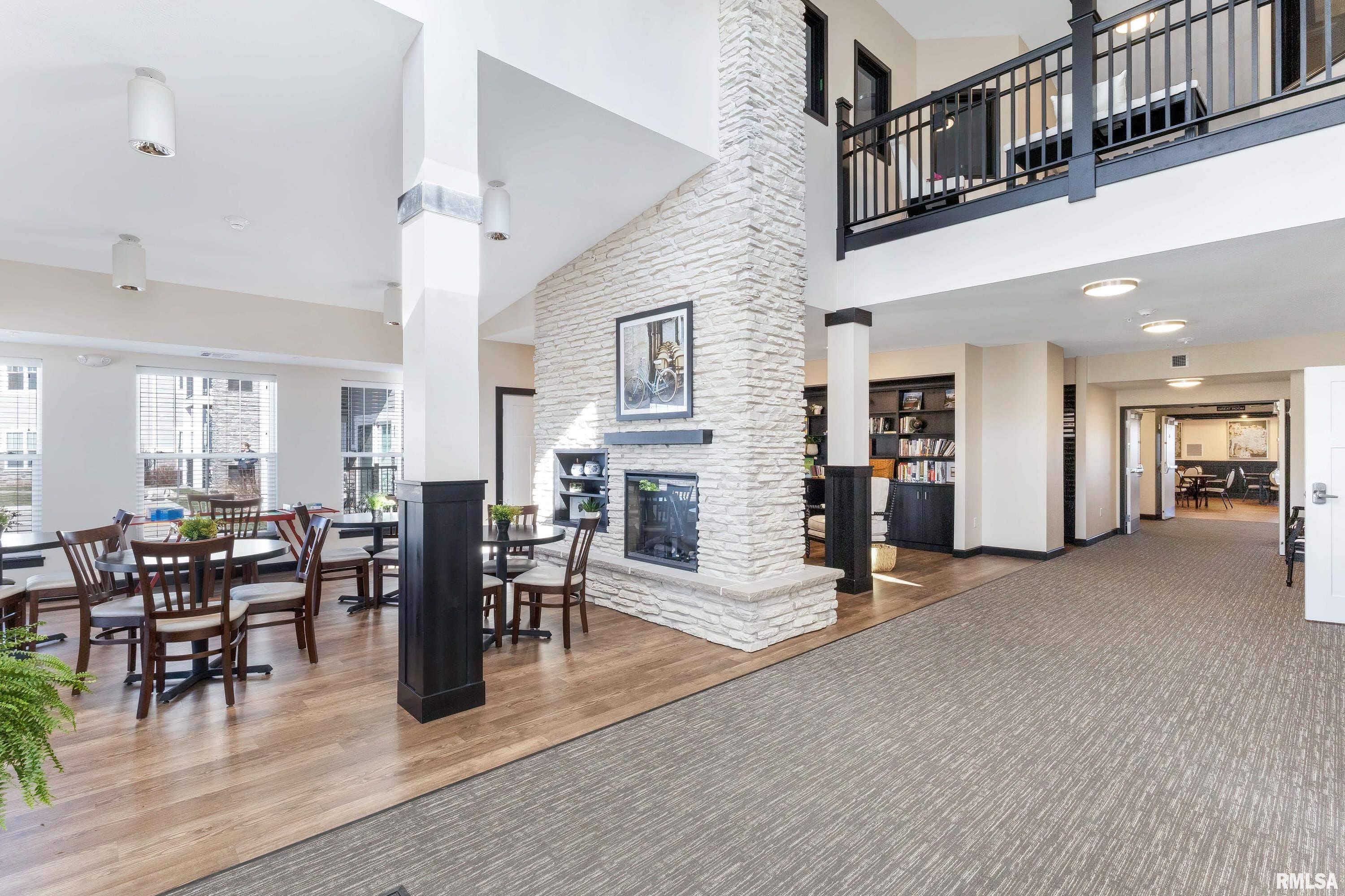 2592 Middle Road #318, Bettendorf, Iowa image 18