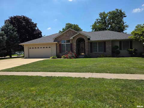 Homes For Sale - 133 Manor Hill Drive<br/> Sangamon County, Chatham, IL 62629