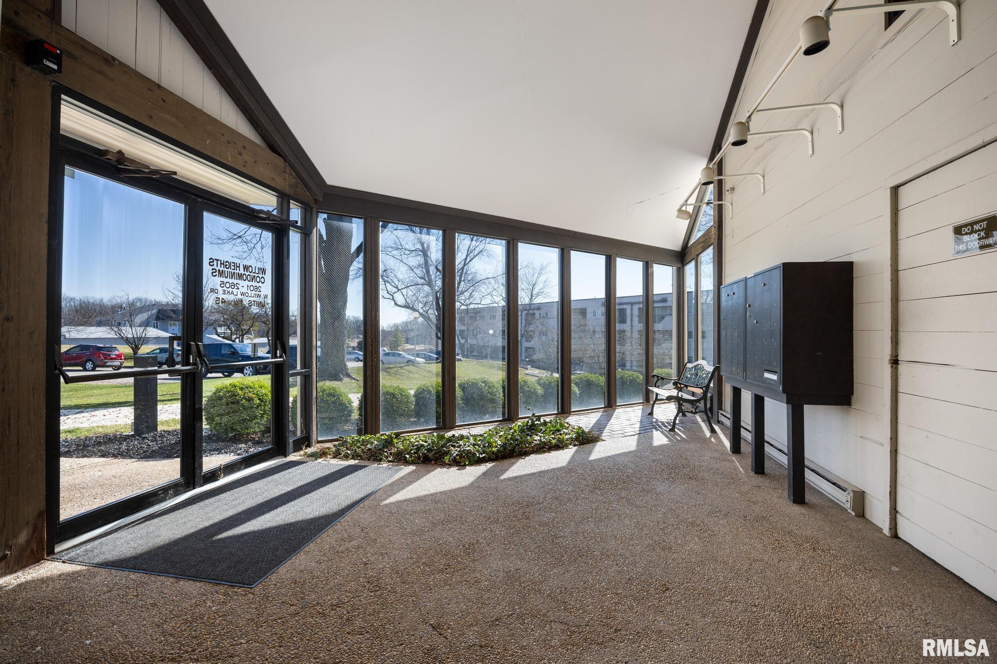 2601 W Willowlake Drive #2, Peoria, Illinois image 3