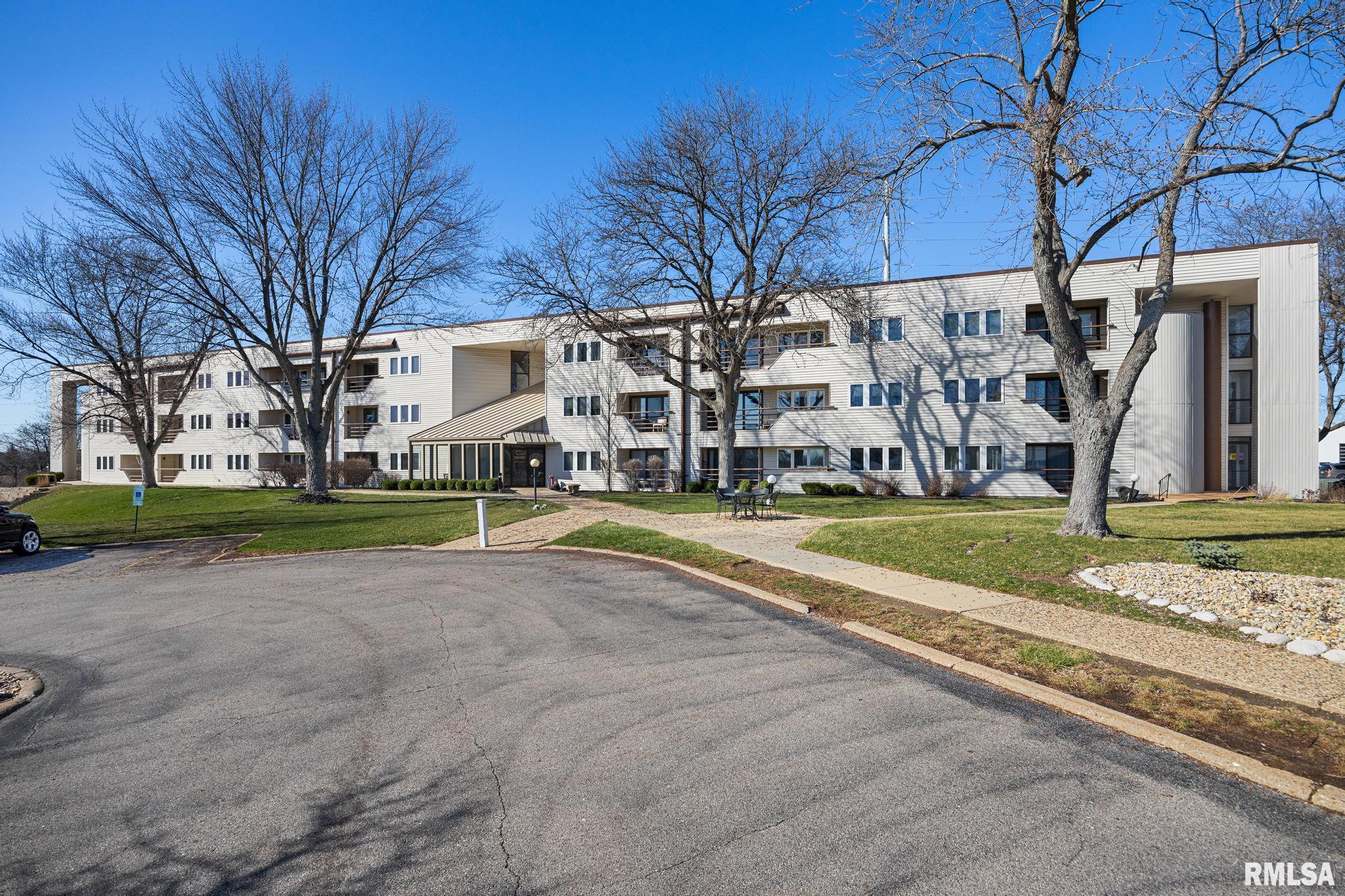 2601 W Willowlake Drive #2, Peoria, Illinois image 1