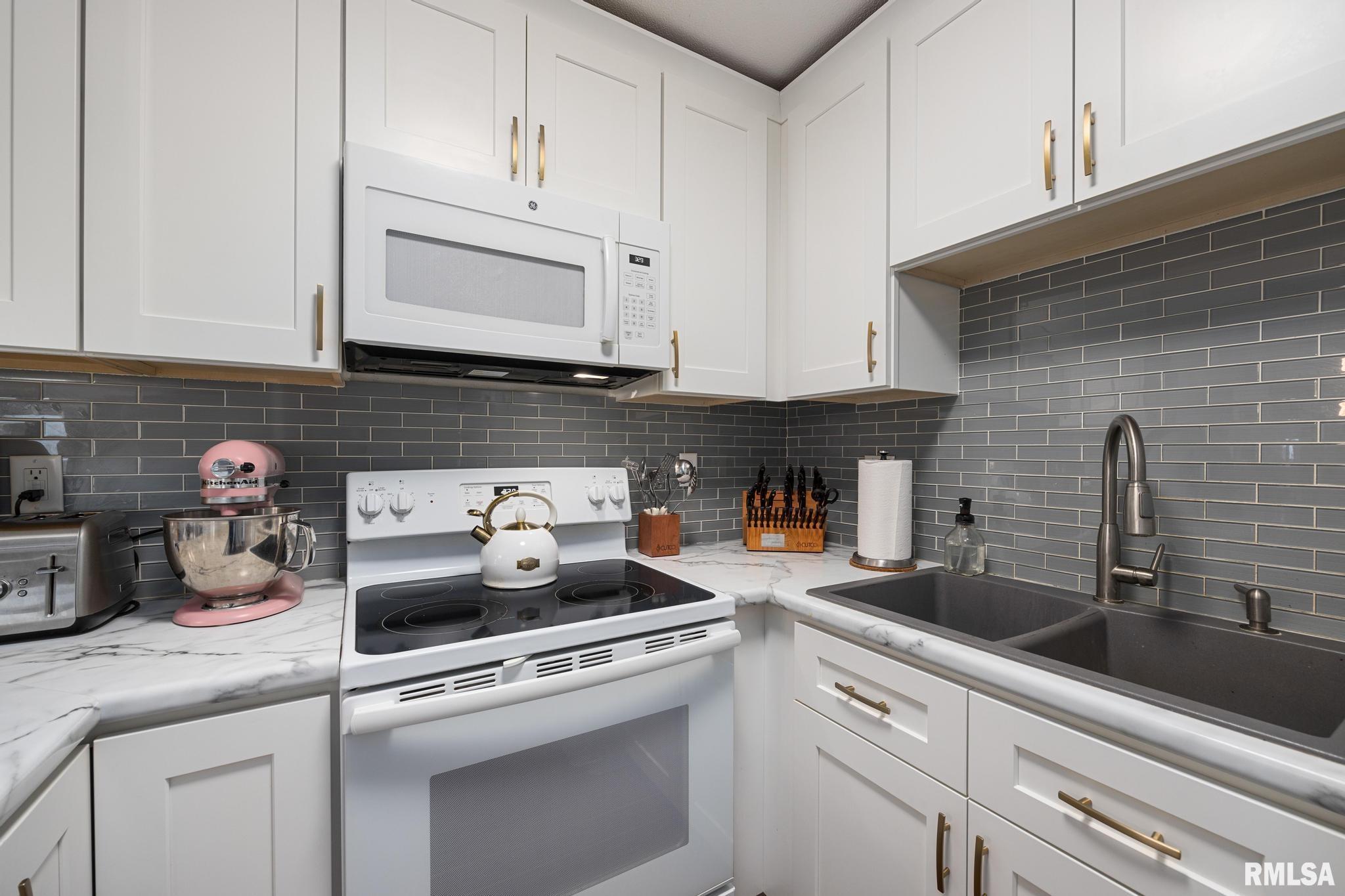 2601 W Willowlake Drive #2, Peoria, Illinois image 13