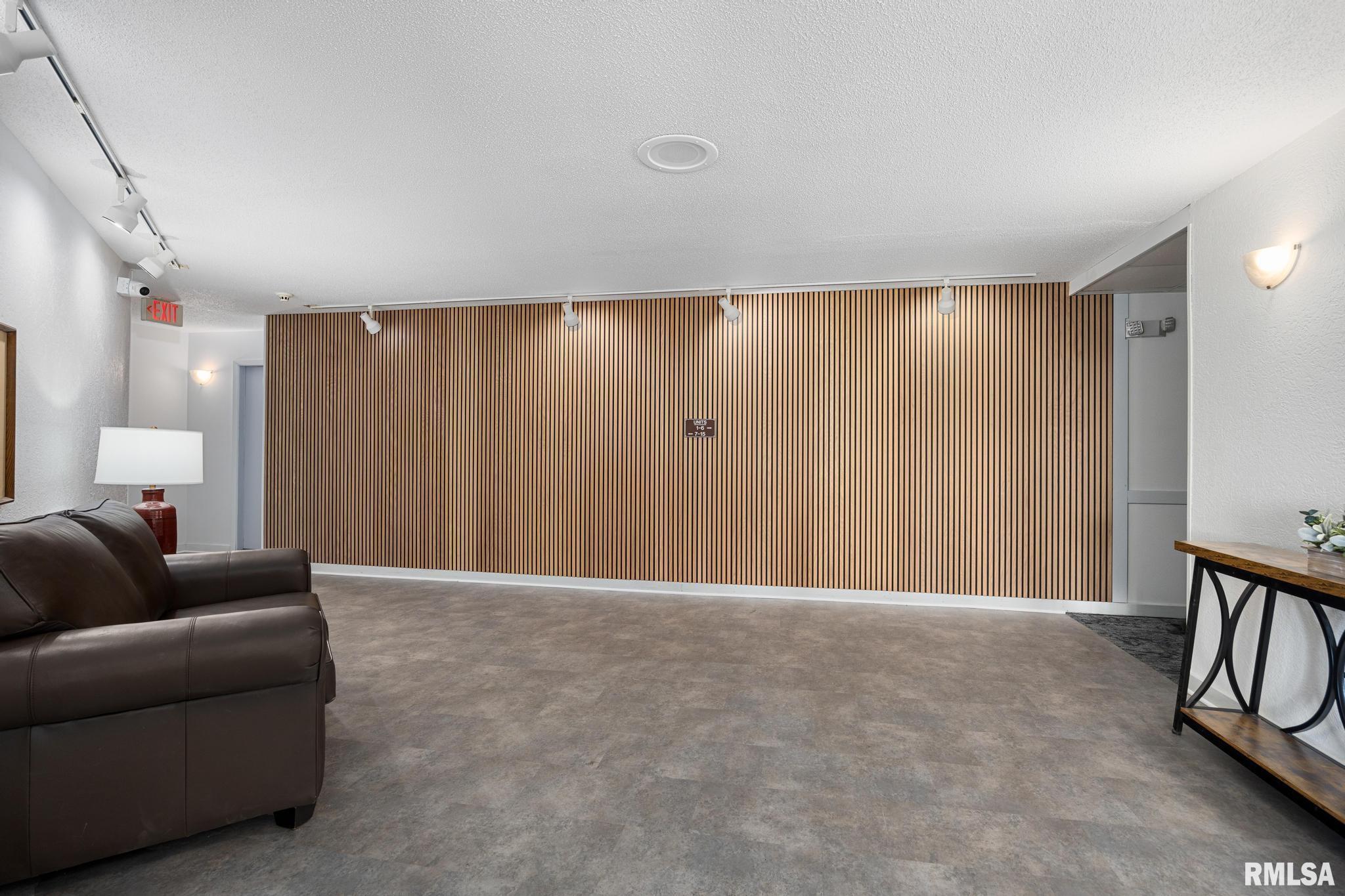 2601 W Willowlake Drive #2, Peoria, Illinois image 4