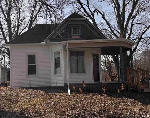 Homes For Sale - 502 E 1st Street<br/> Knox County, Maquon, IL 61458