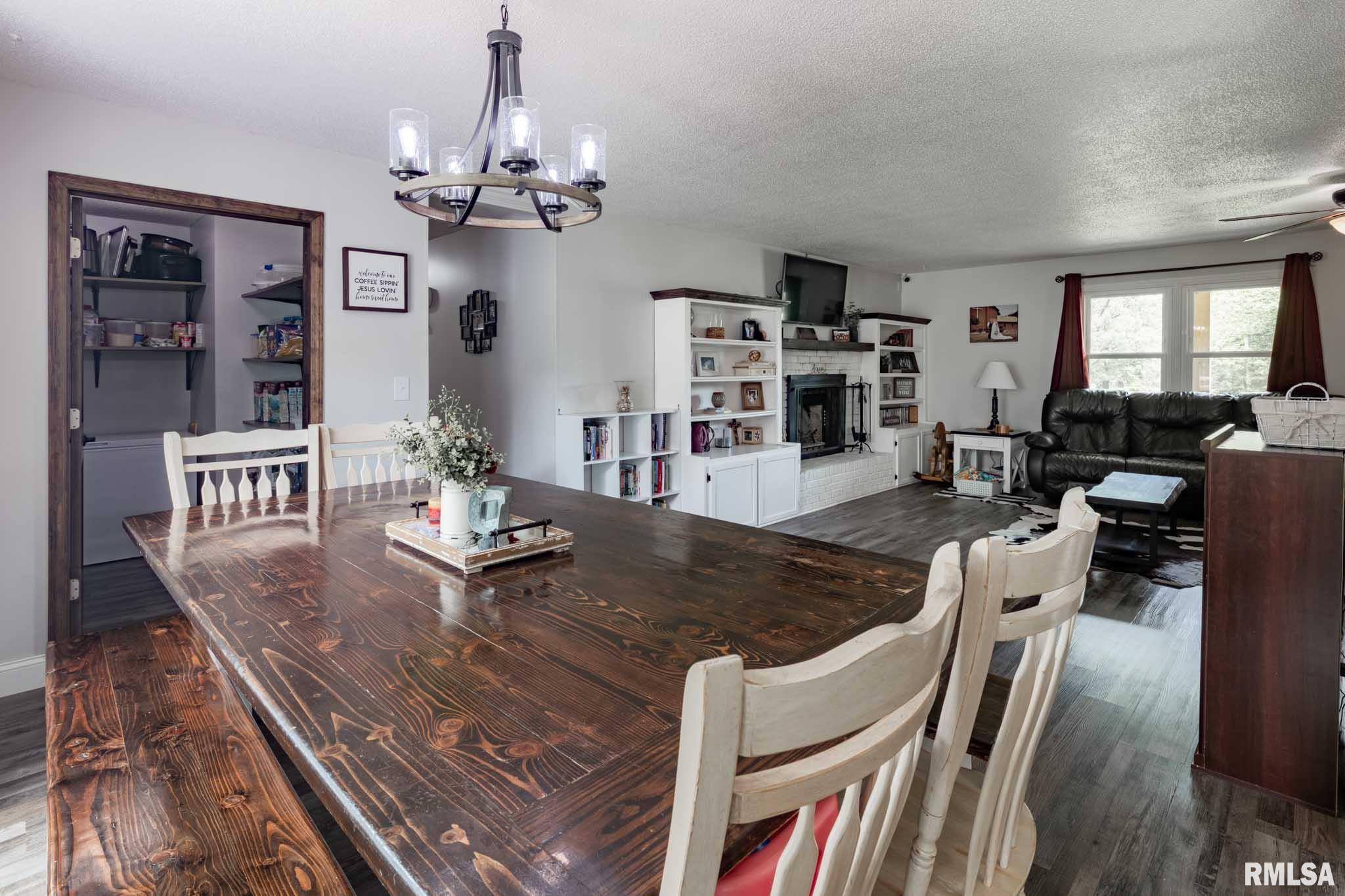 6443 Roberts Road, Marion, Illinois image 8