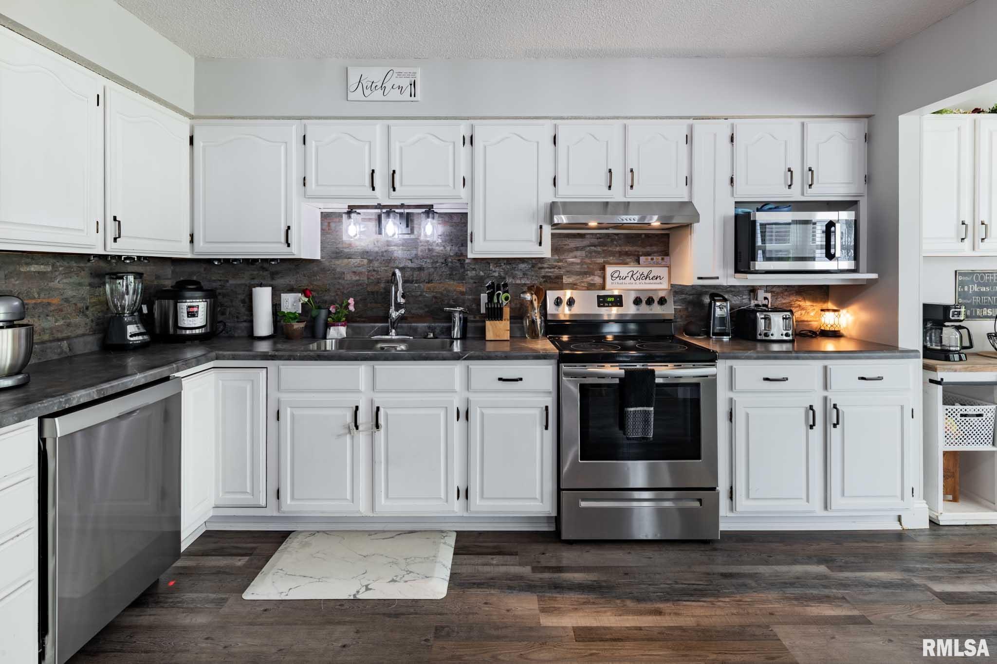 6443 Roberts Road, Marion, Illinois image 10