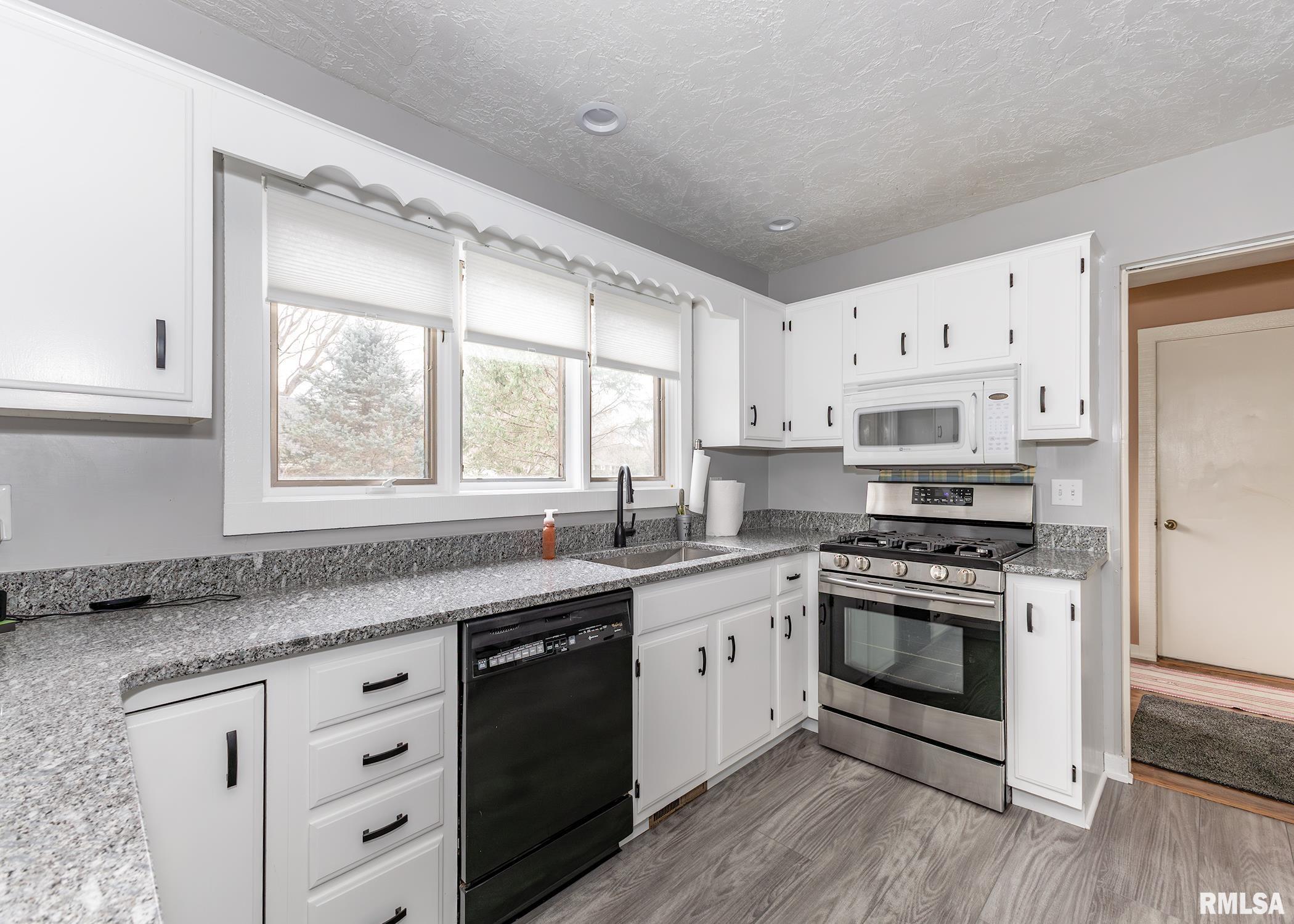 28 Deer Court, Geneseo, Illinois image 8